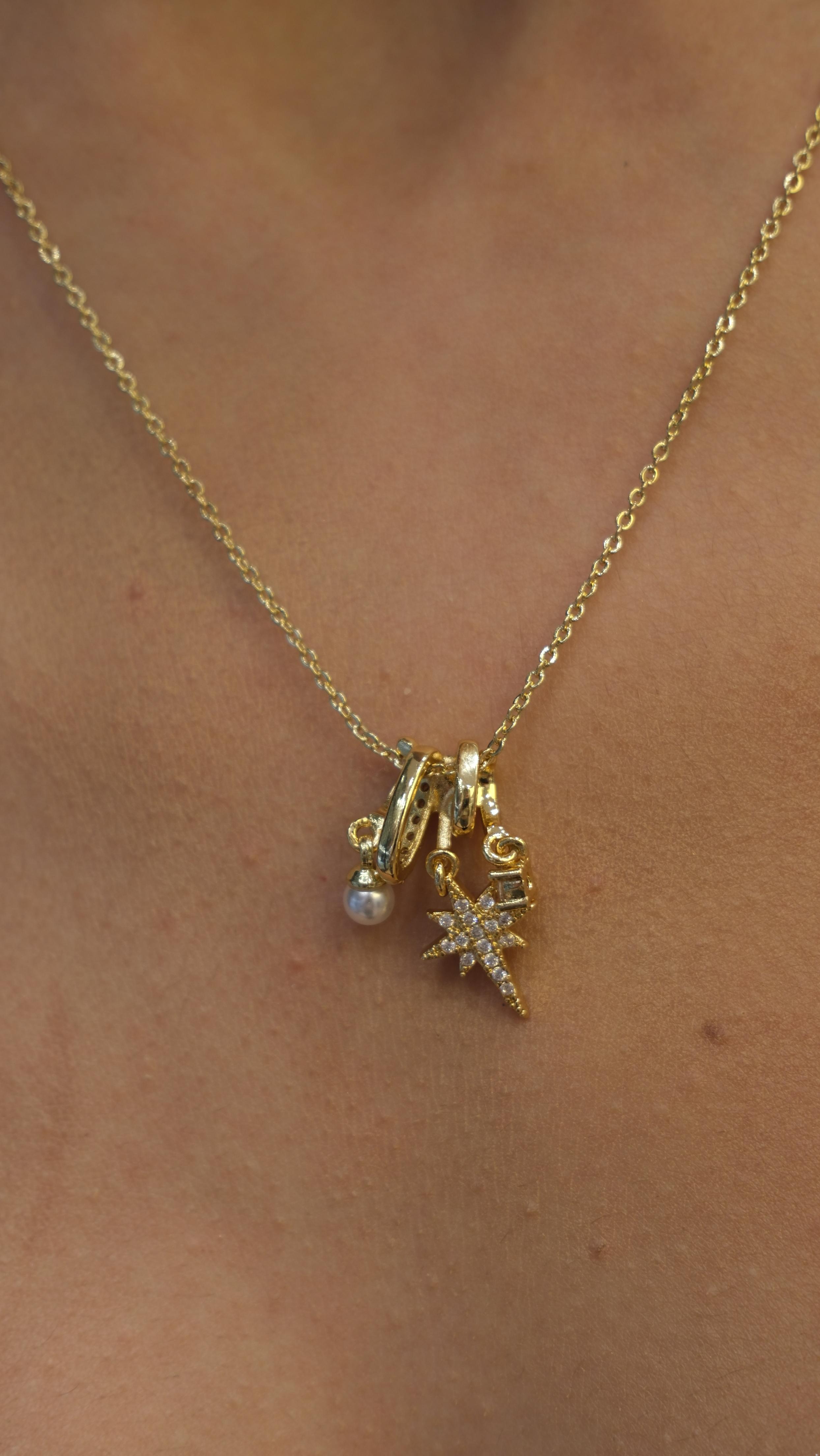 Gold Kuzey Yıldızı ve Mini İnci Kolye