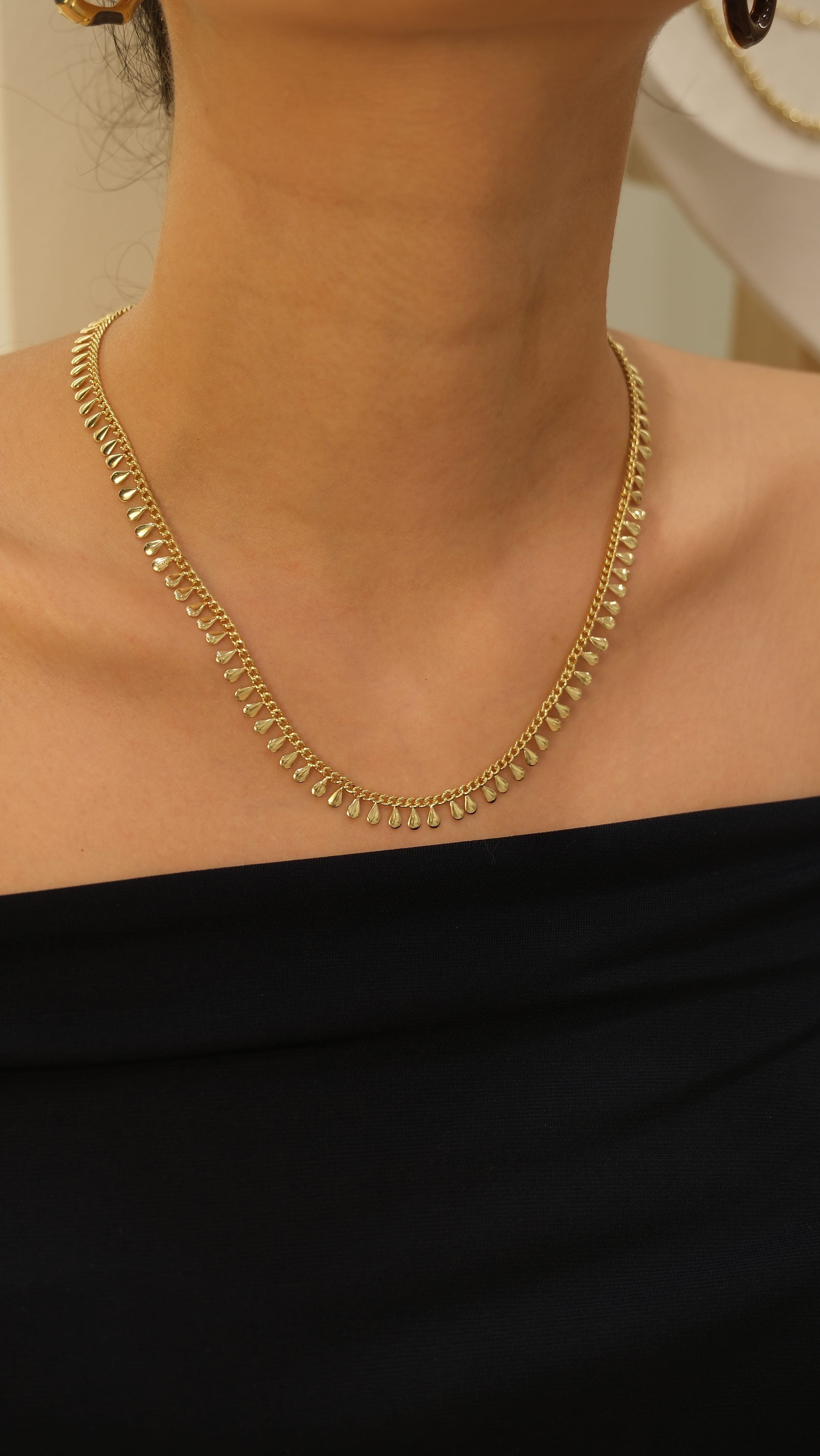 Gold Damla Figür Pul Kolye