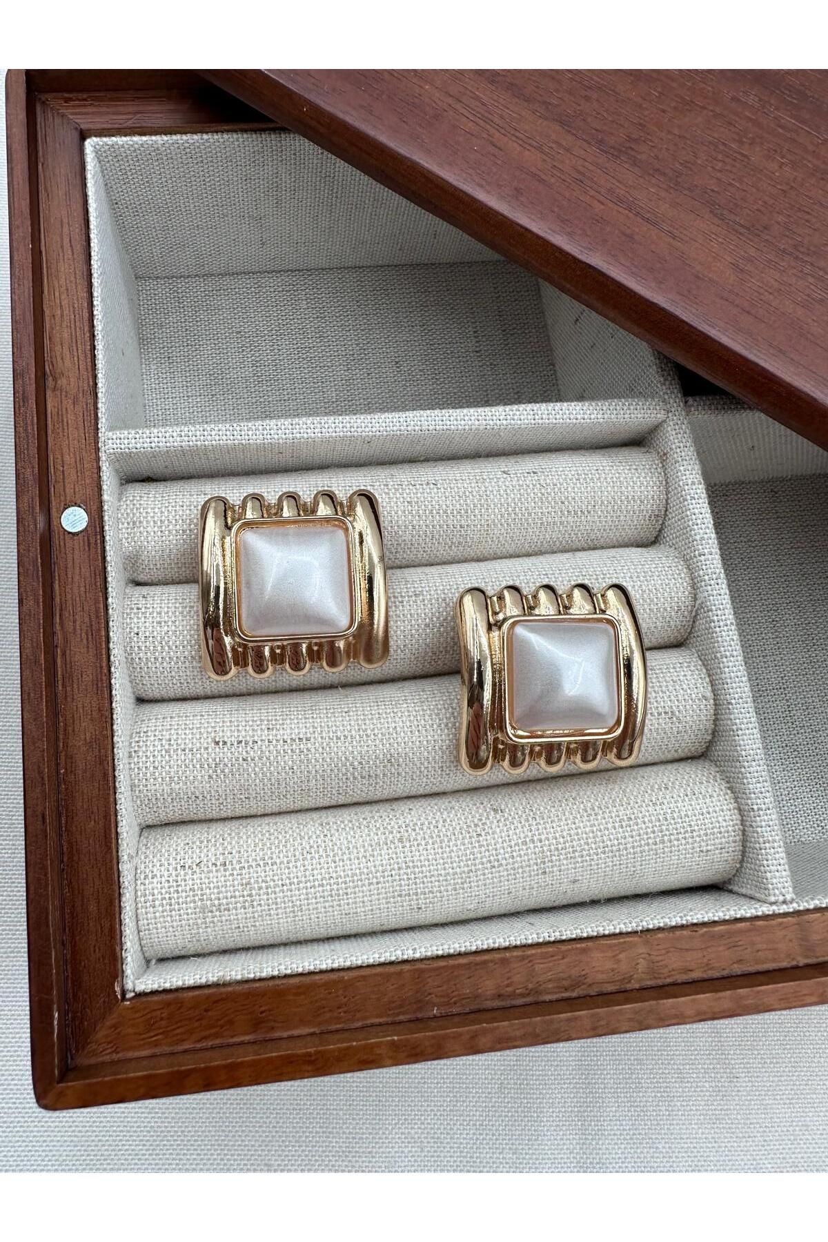 Gold İnci Görünüm Kare Tırtıklı Vintage Küpe