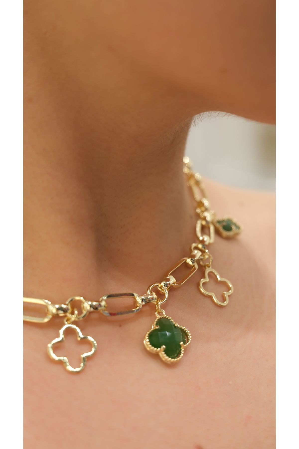Gold Yeşil Taşlı Yonca Charm Özel Seri 14k Kolye