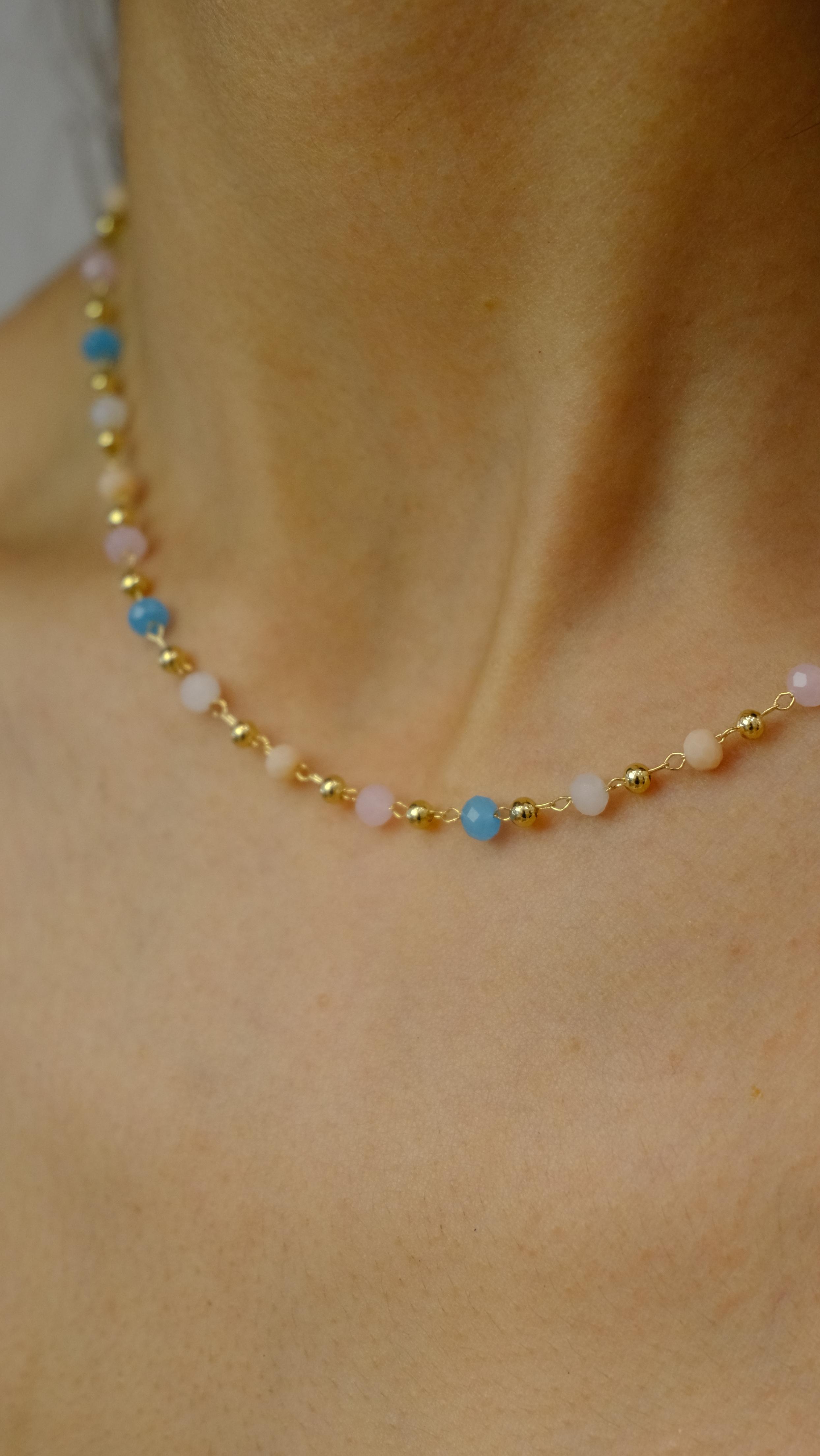 Gold Soft Renkli Kristal Boncuk Kolye