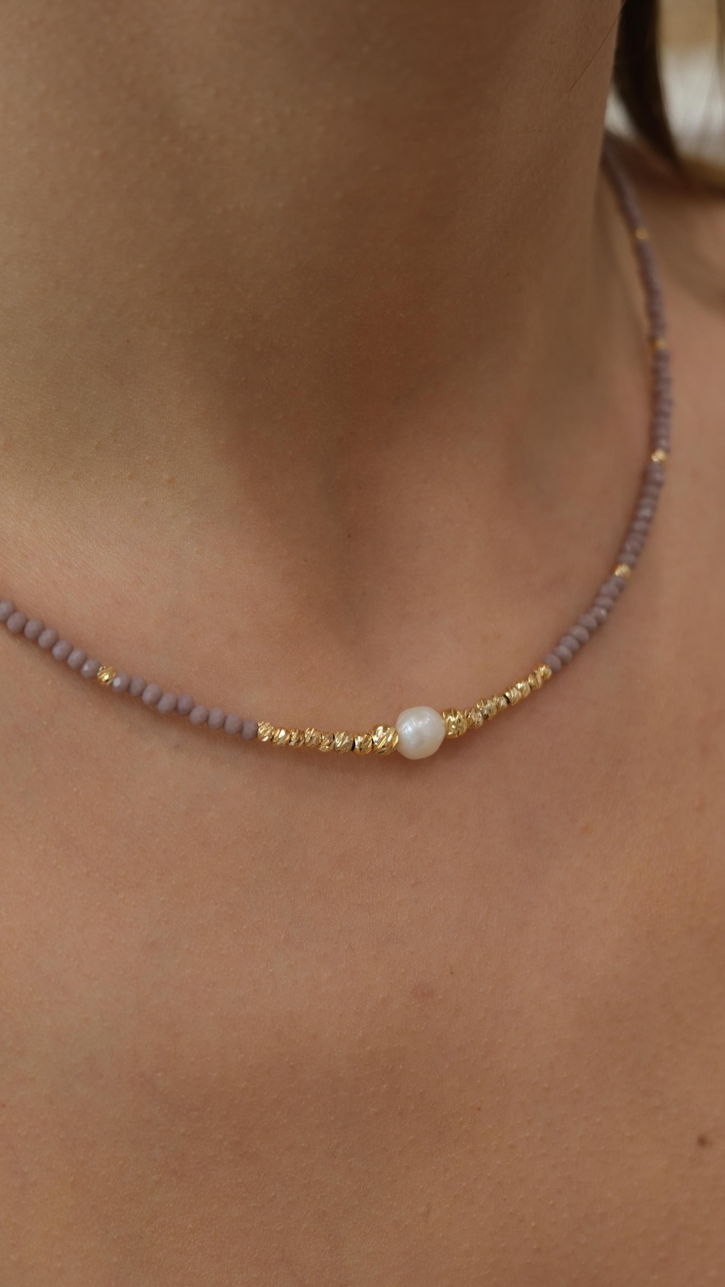 Gold Dorika Nude Kristal Boncuk Kolye