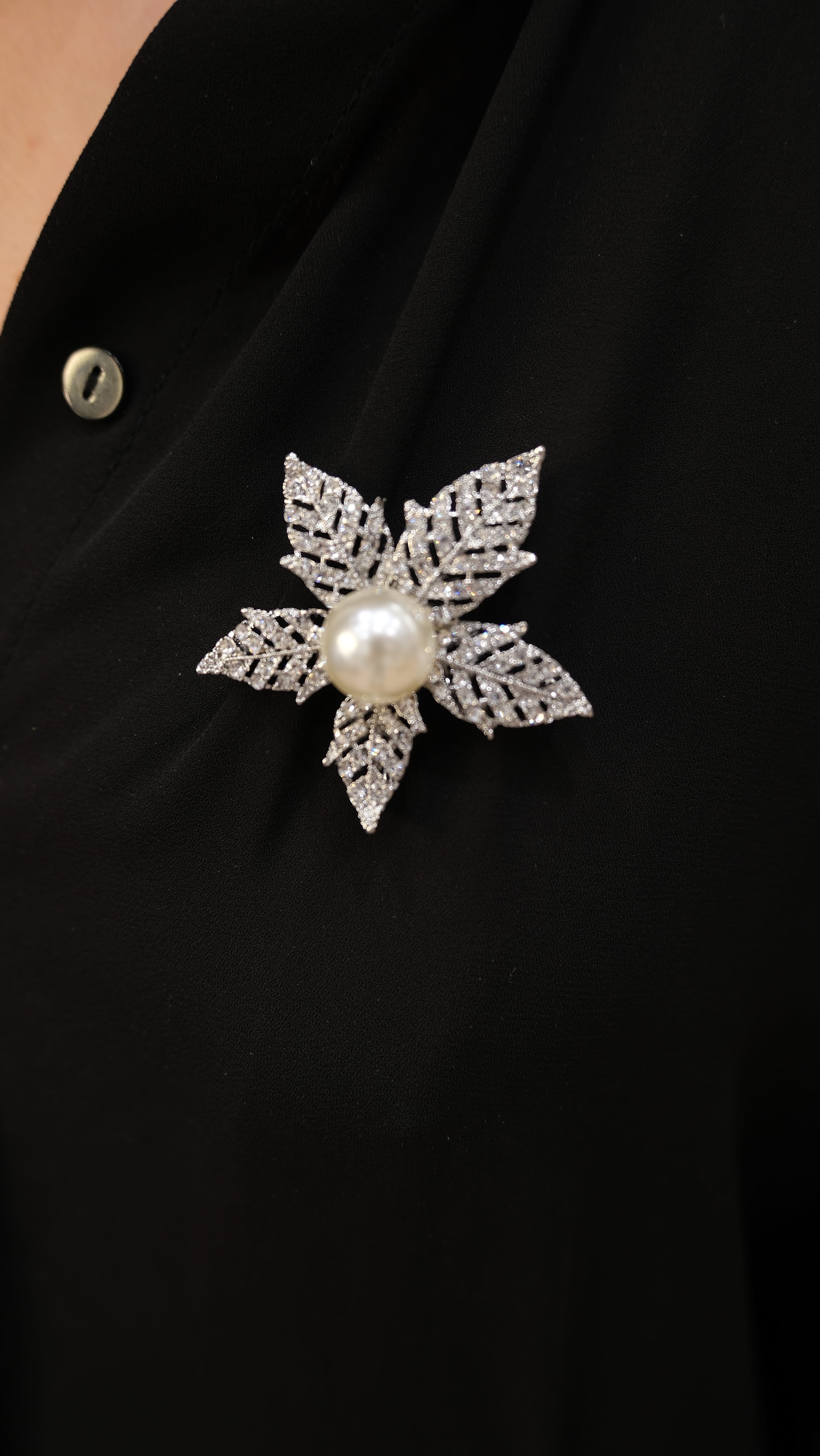 Silver Zirkon Taş İnci Detay Çiçek Broş
