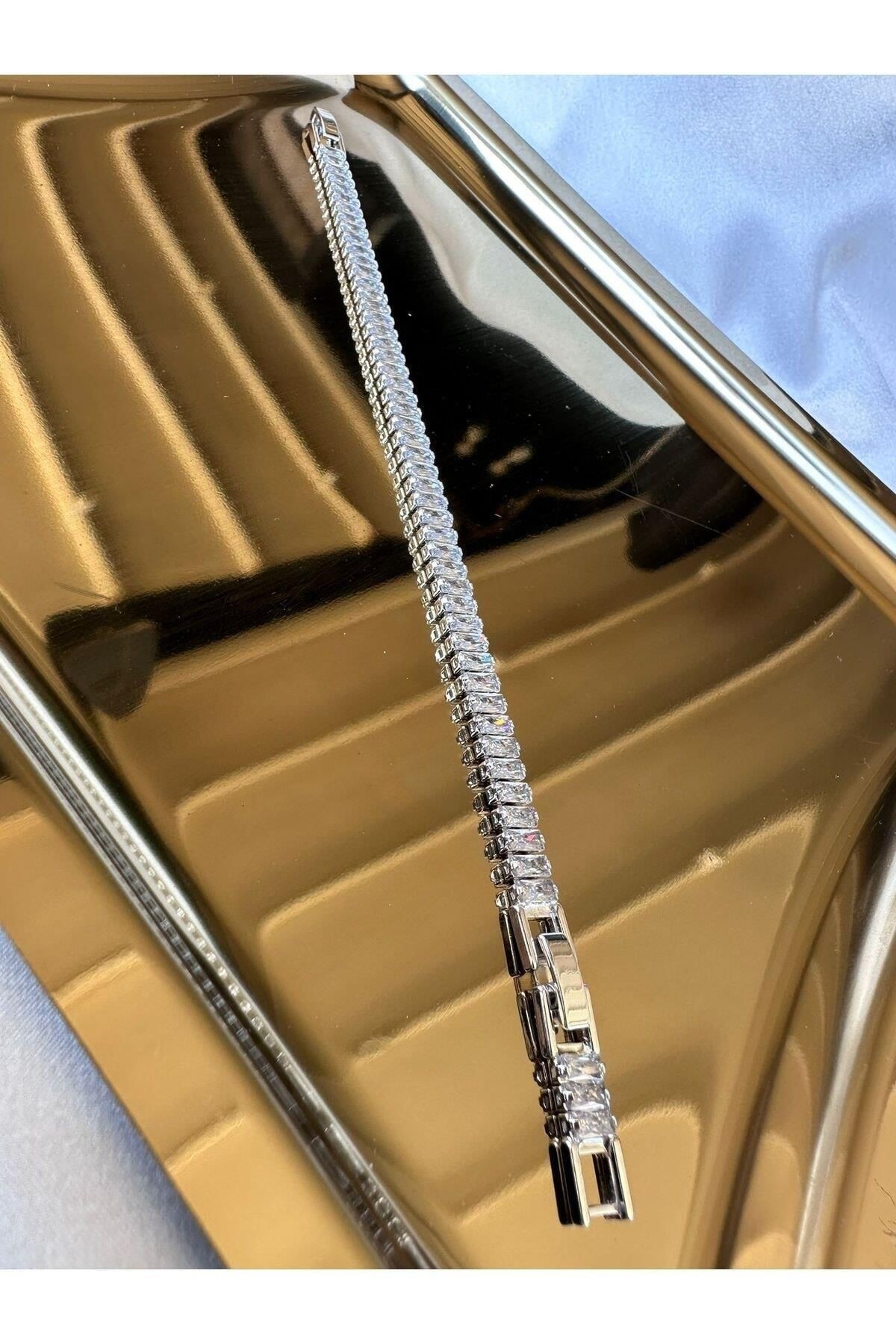 Silver BAGET Taş Detaylı Pirinç Döküm Su Yolu Slim Bileklik