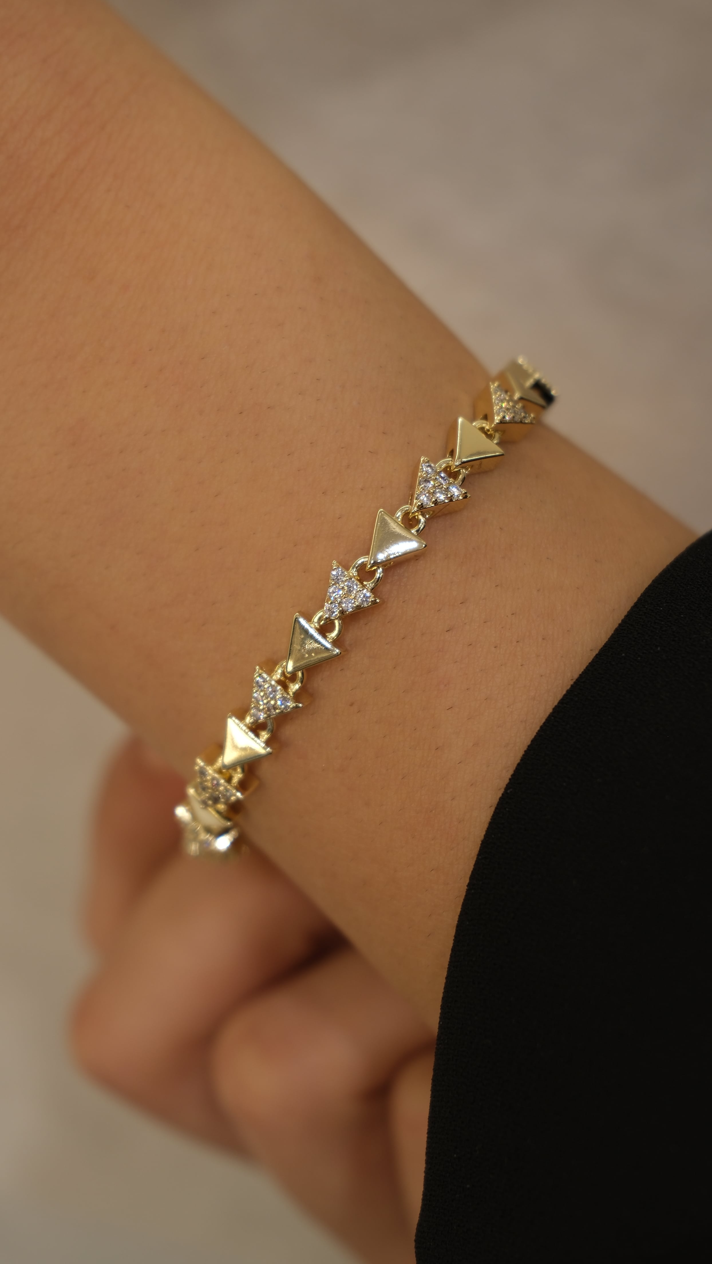 Gold 14K XP Zirkon Taş Üçgen Plaka Bileklik