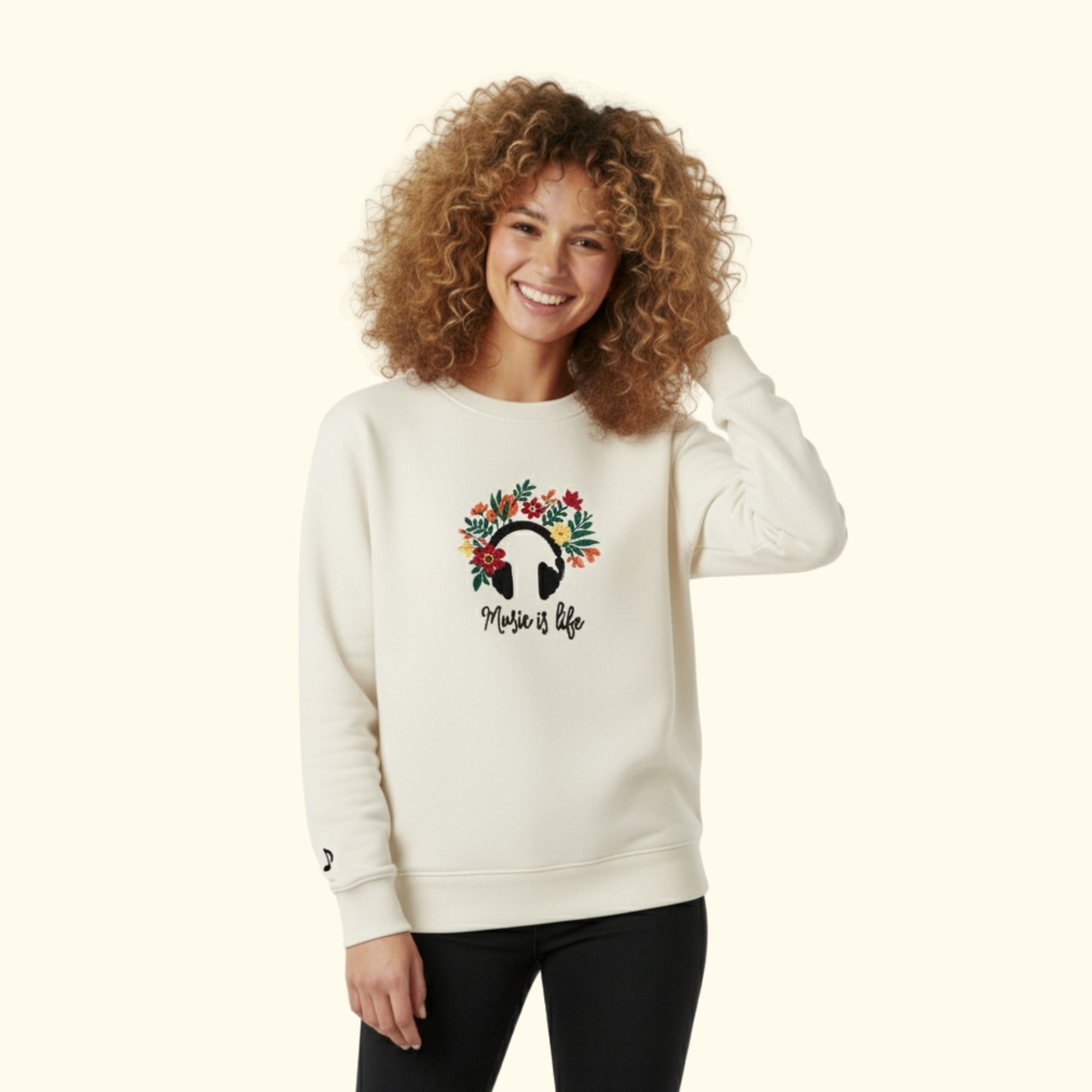 Music Nakış Detaylı Oversize Beyaz Sweatshirt