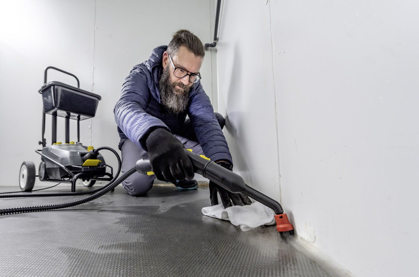 Karcher SG 4/4 Profesyonel Buharlı Temizlik Makinesi