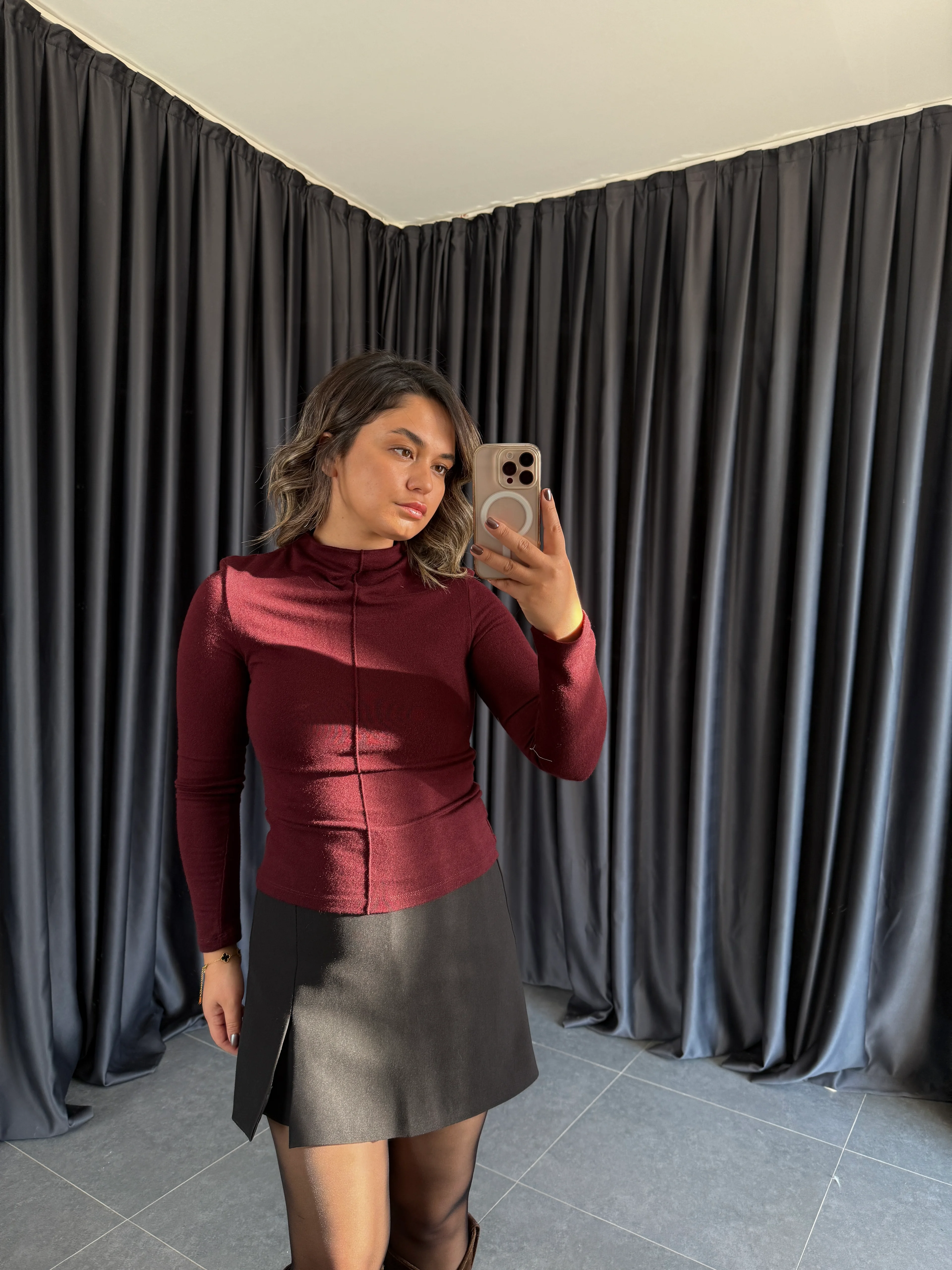 Dik Yaka Uzun Kollu Top - Bordo