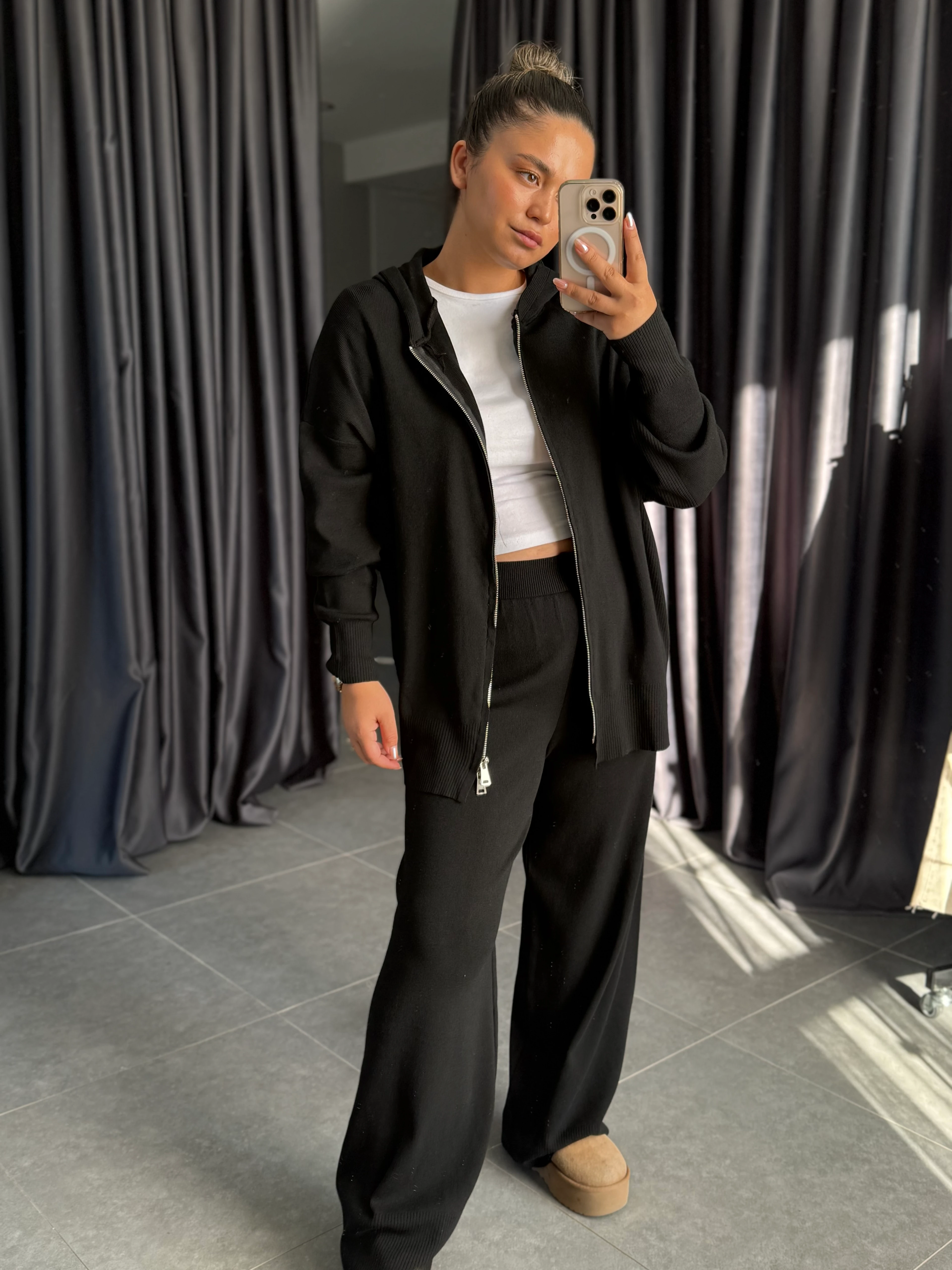 Yumuşak Dokulu Fermuarlı Triko Takım