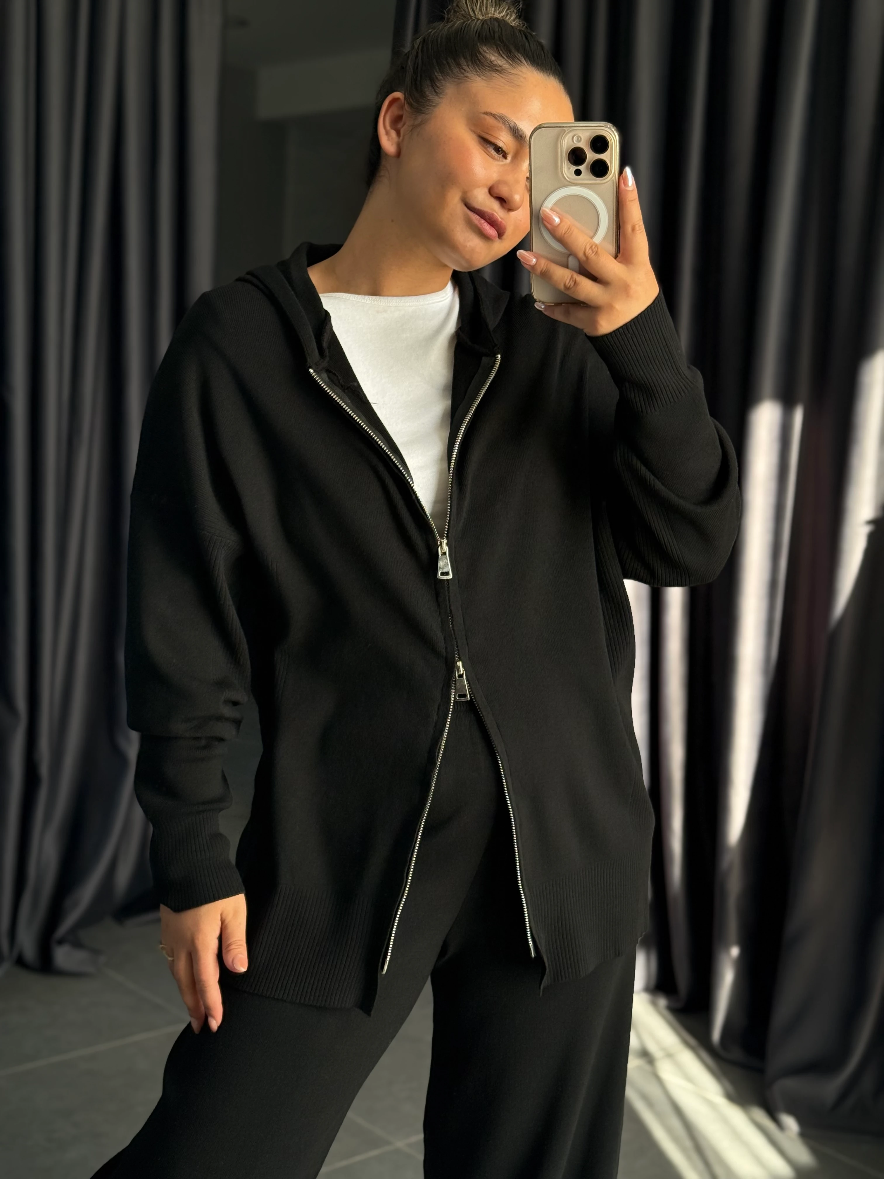 Yumuşak Dokulu Fermuarlı Triko Takım