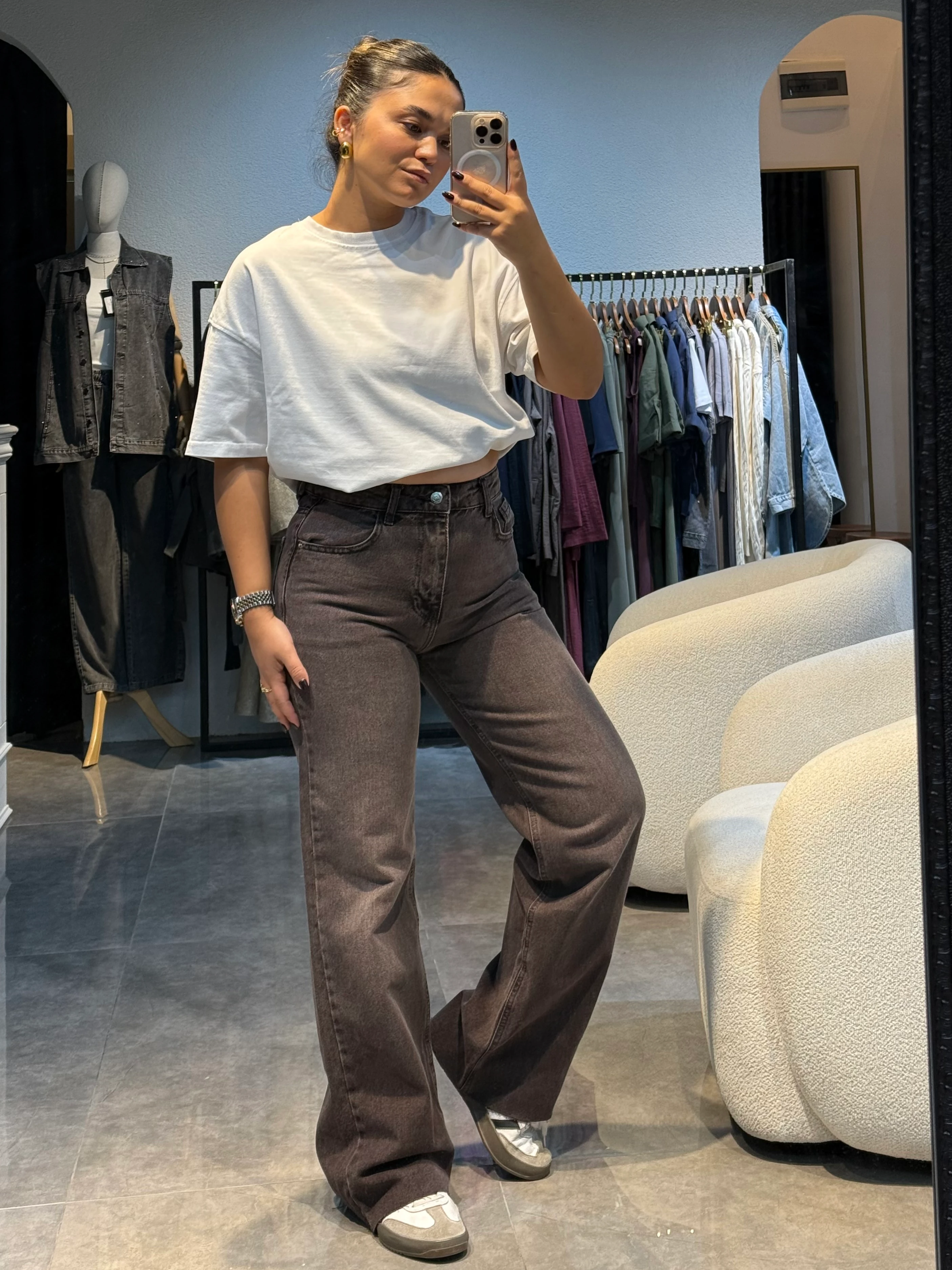 Kahverengi Taşlamalı Jean 