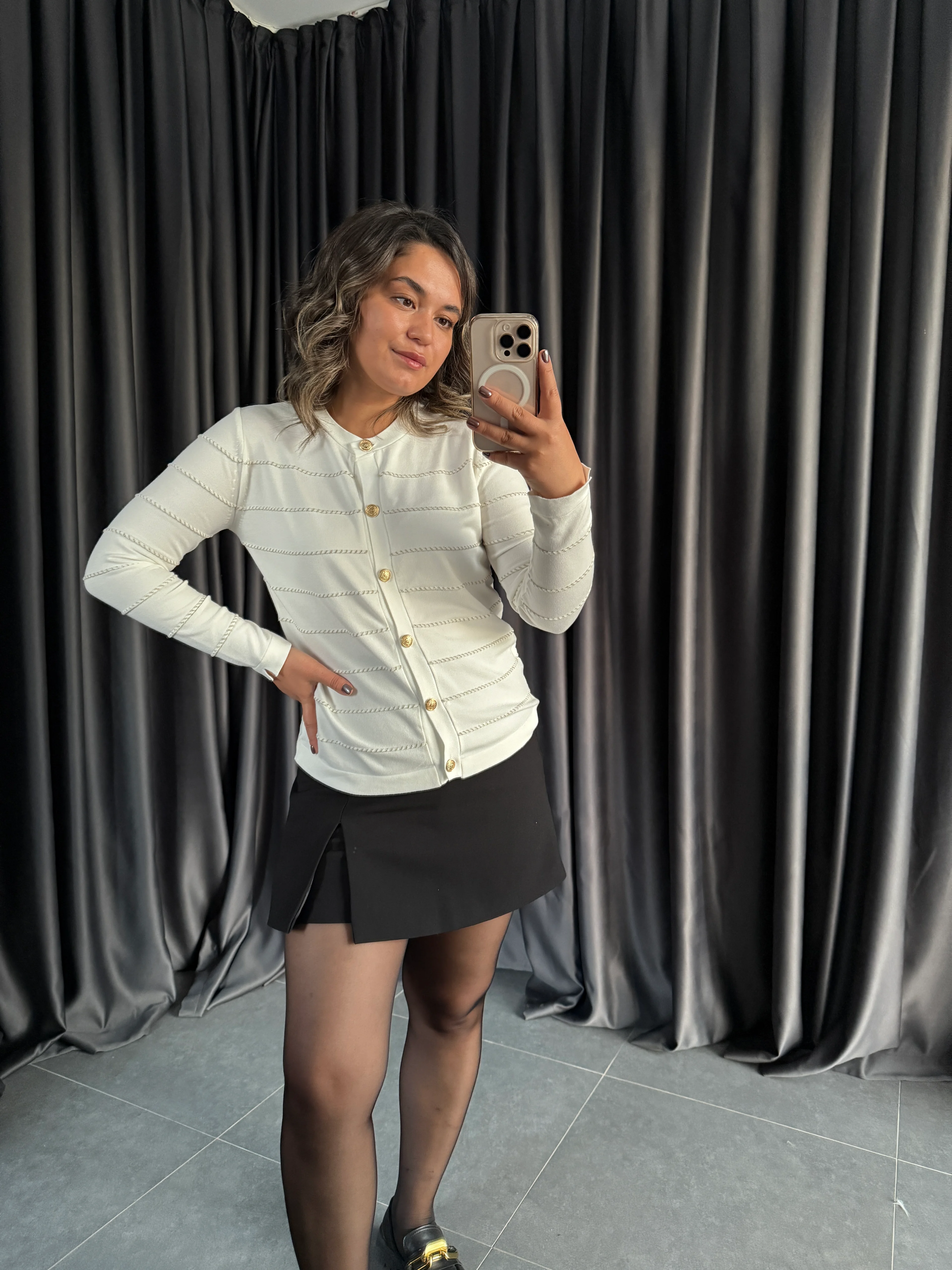 Gold Düğmeli Triko Hırka