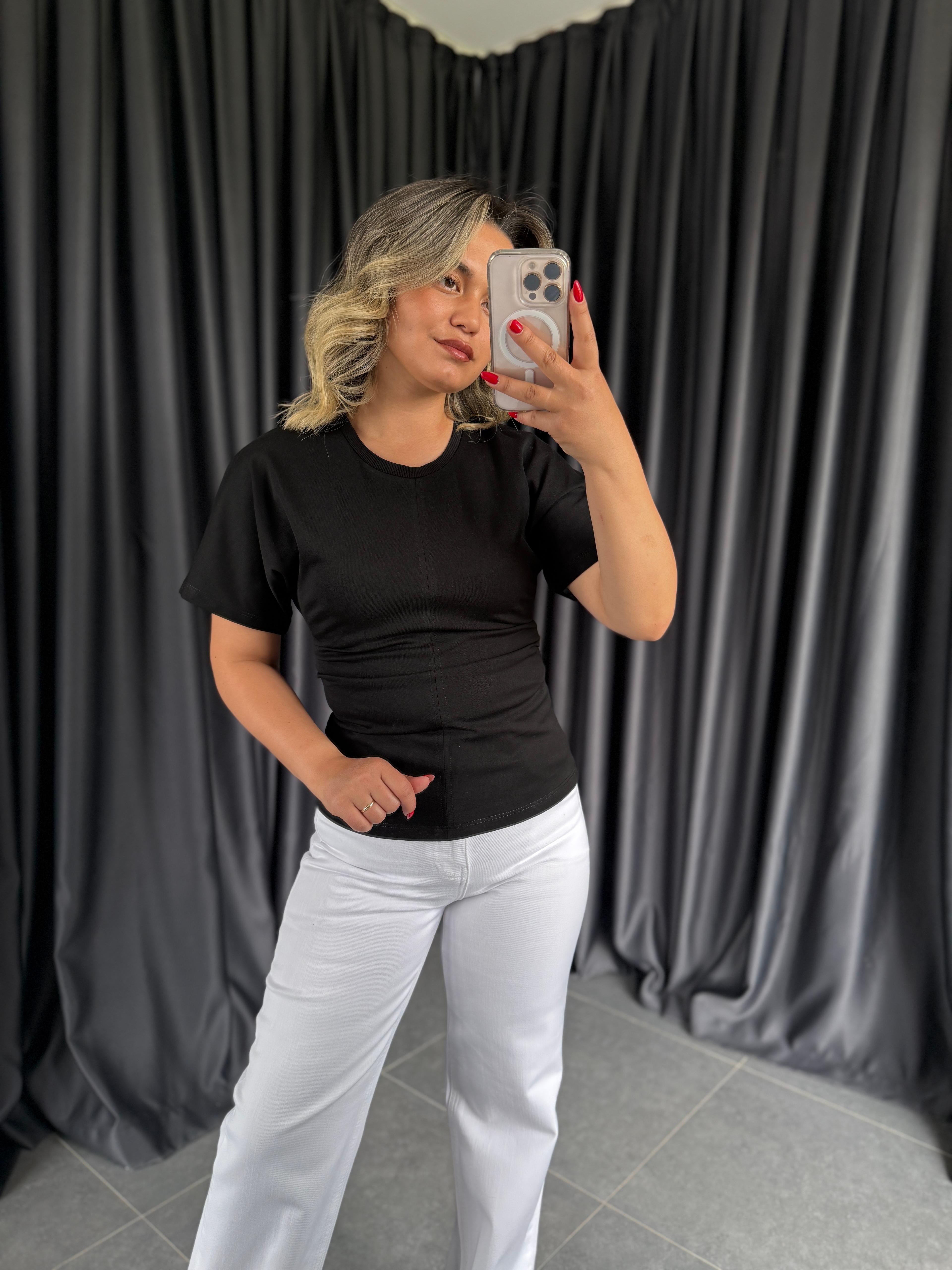 31585 Siyah Drape Detaylı Tişört