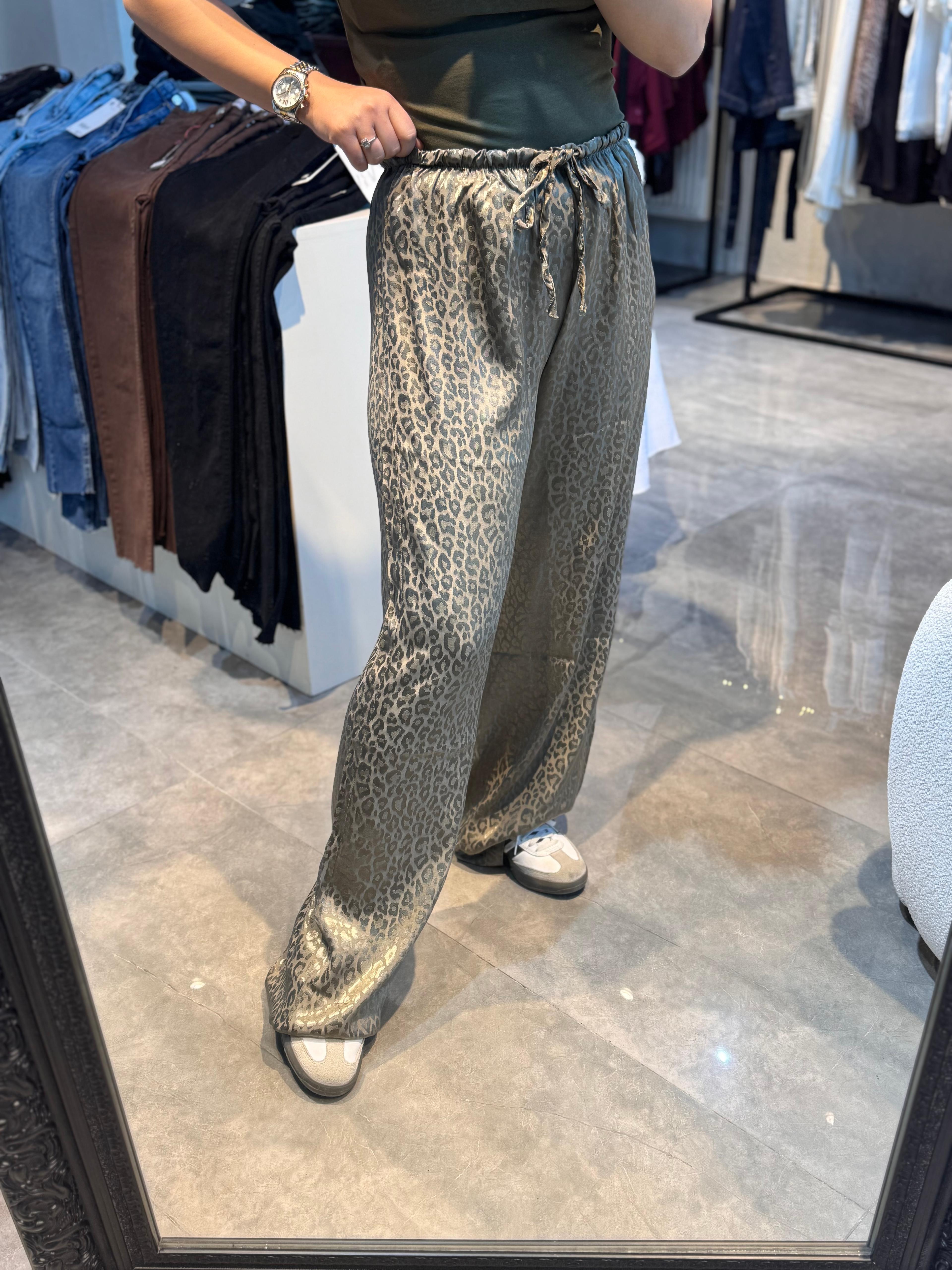 Jakarlı Bol Paça Haki Pantolon 