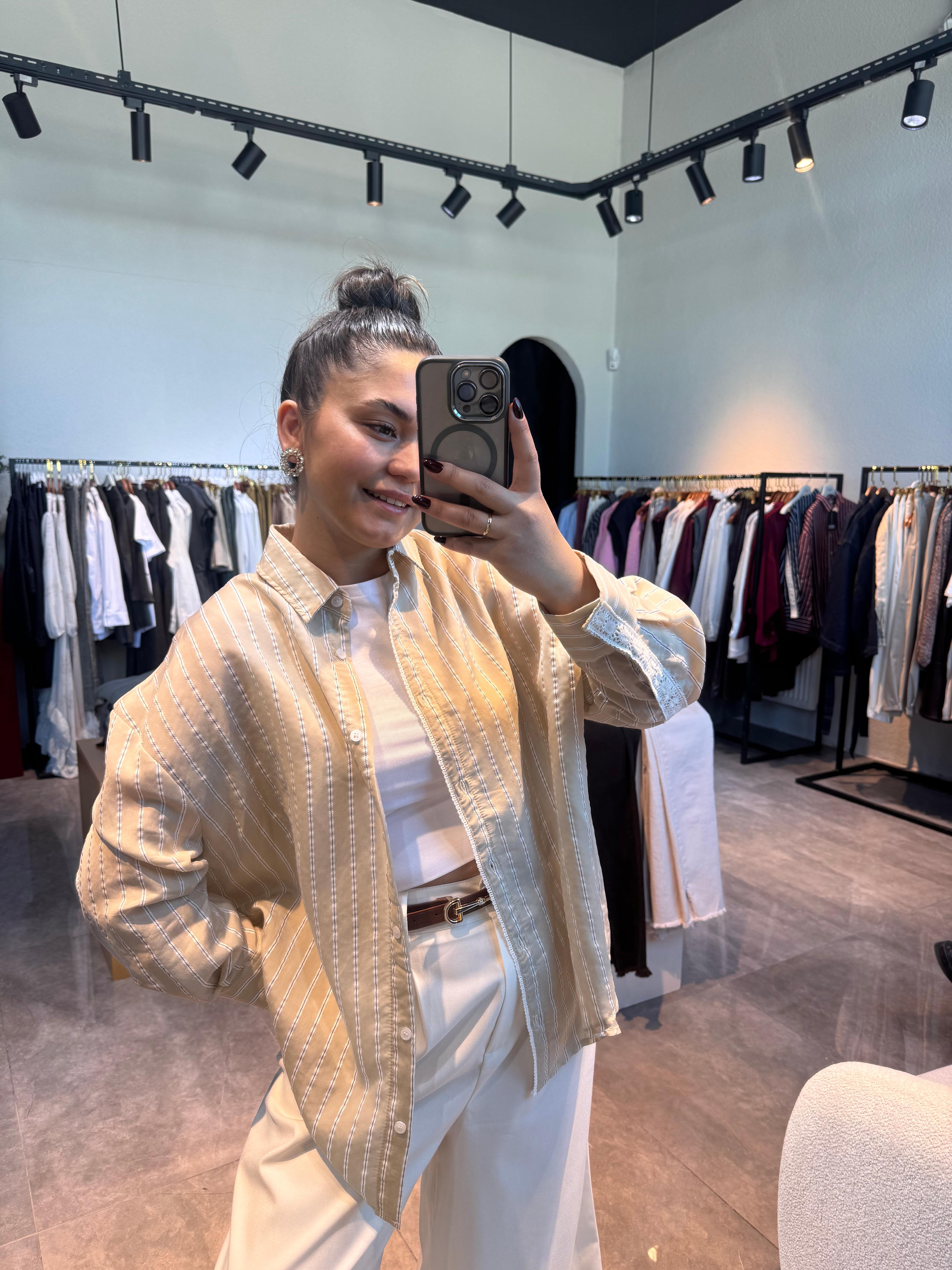 Çizgili Oversize Gömlek Güpür Detaylı Bej