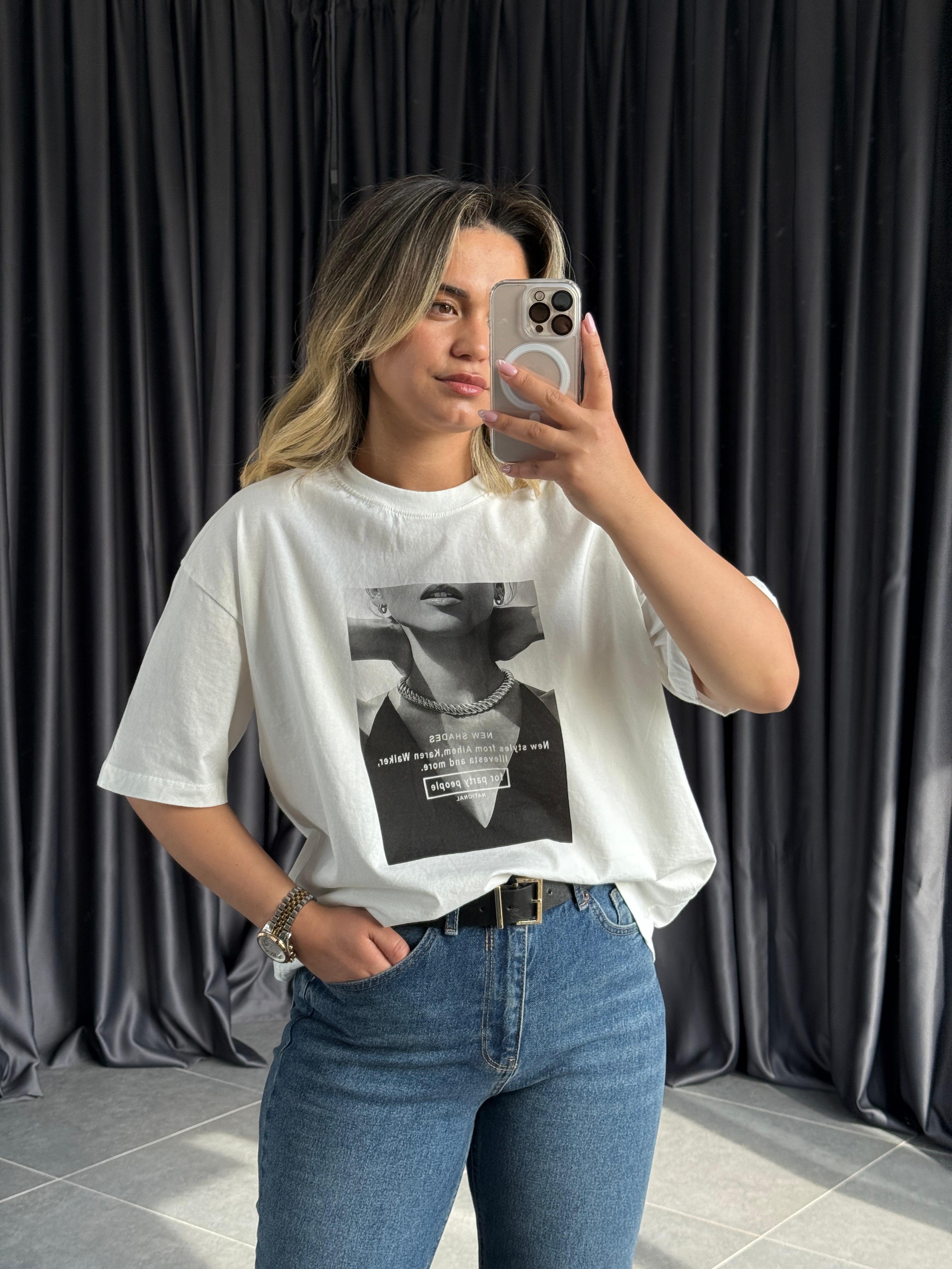 Siyah Beyaz Baskılı Oversize Tişört 