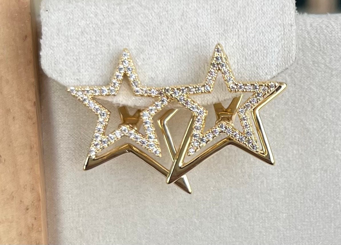 Gold Yıldızlı Küpe