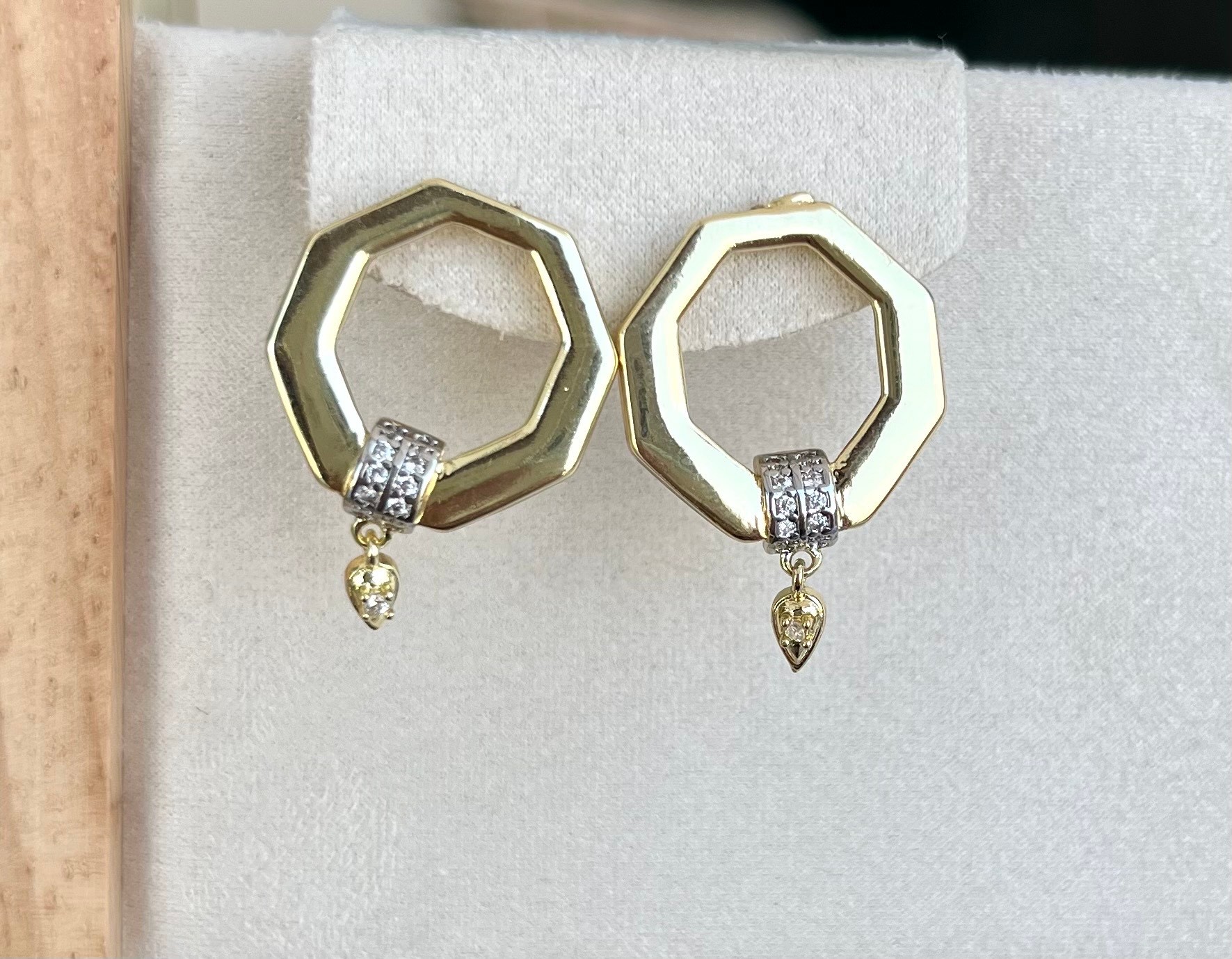 Gold Tasarım Zirkon Taşlı Küpe