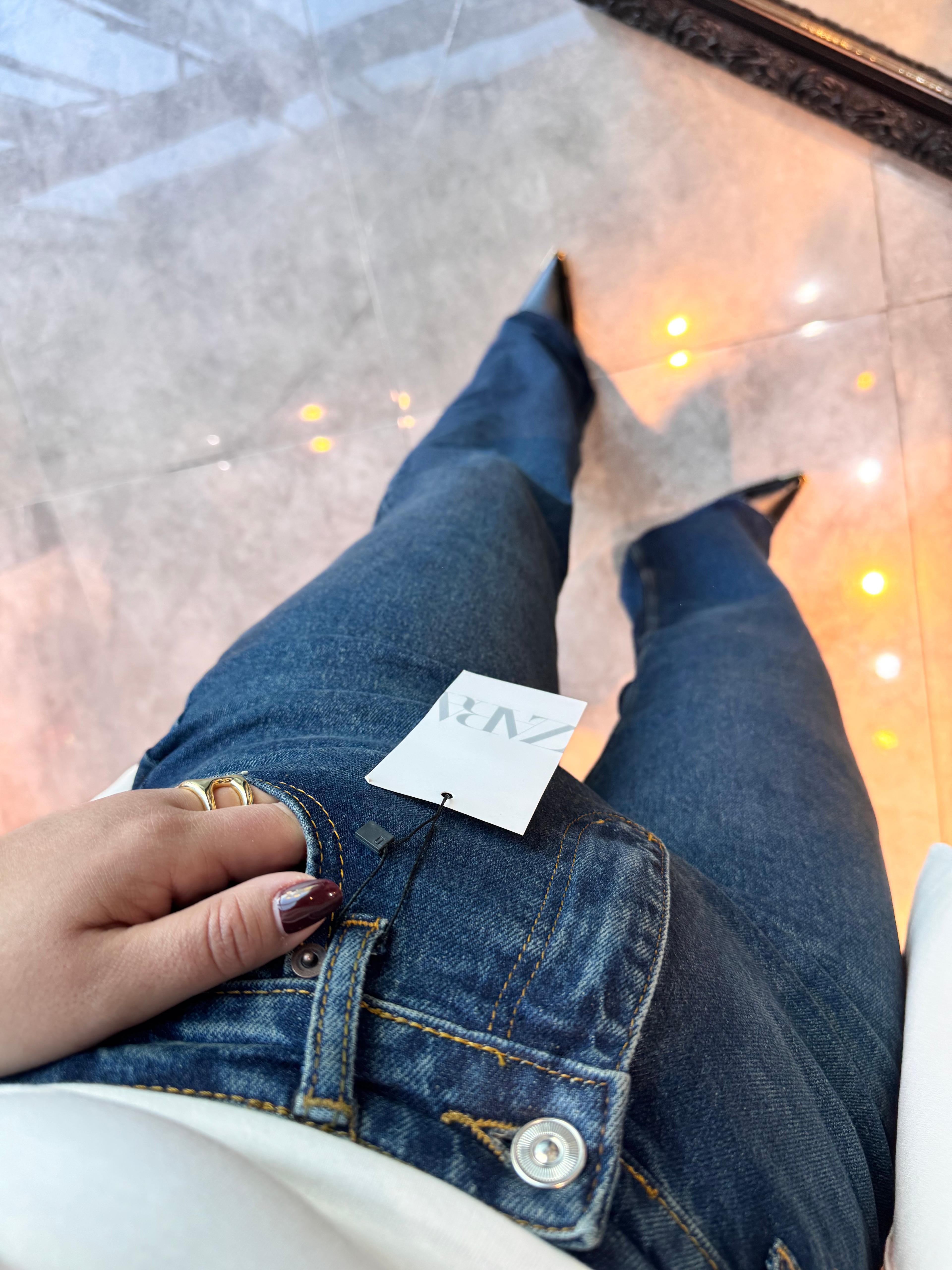 Koyu Renk Likralı Straight Jean