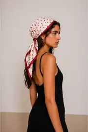 Kırmızı Puantiyeli Fular Bandana