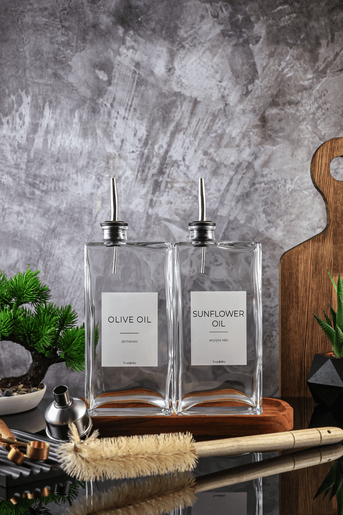 750ML White Serisi Kalın Cam Zeytinyağı Şişesi,Ayçiçek Yağı Şişesi Ceviz Standlı, Fırçalı, Hunili