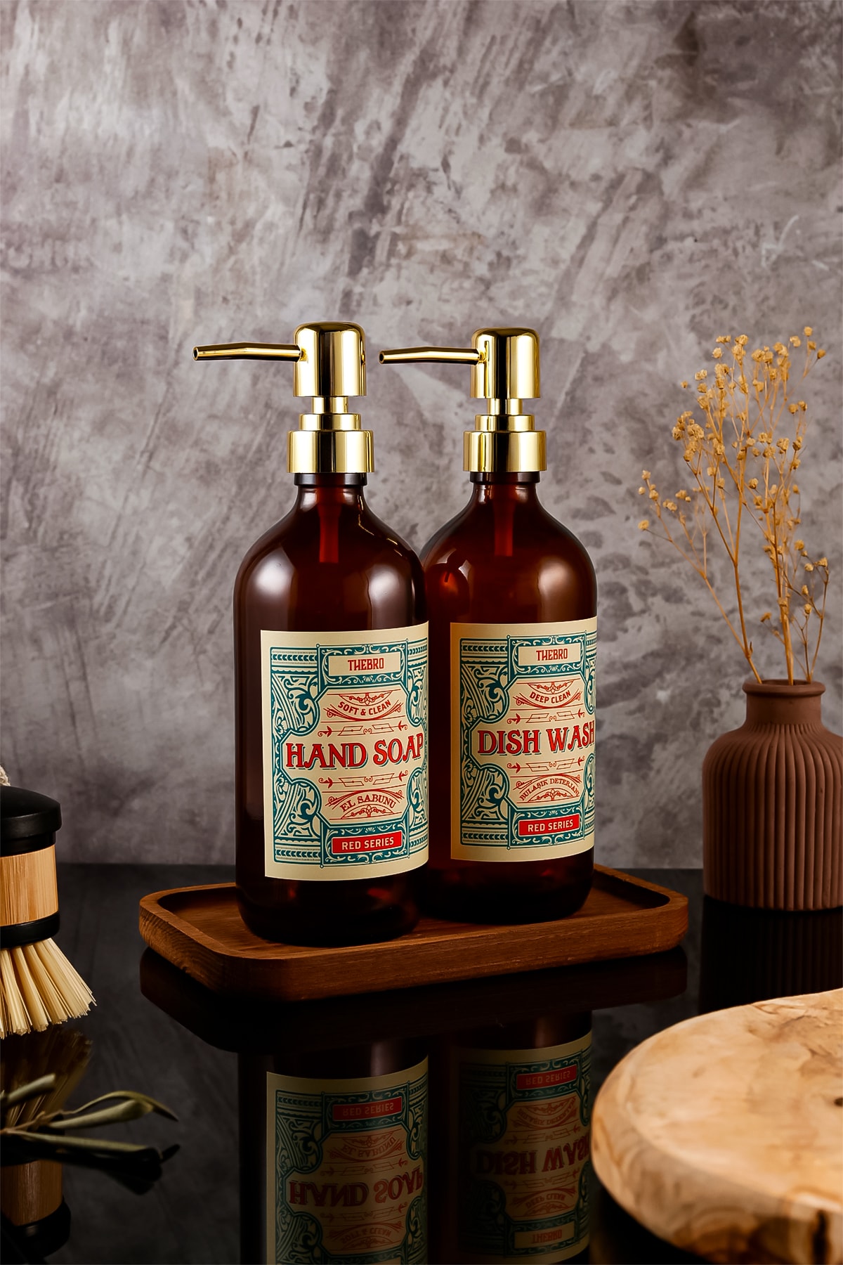 500ML Ahşap Stantlı Amber Renkli Red Serisi Gold Başlıklı El Sabunu ve Bulaşık Detarjanı Şişesi