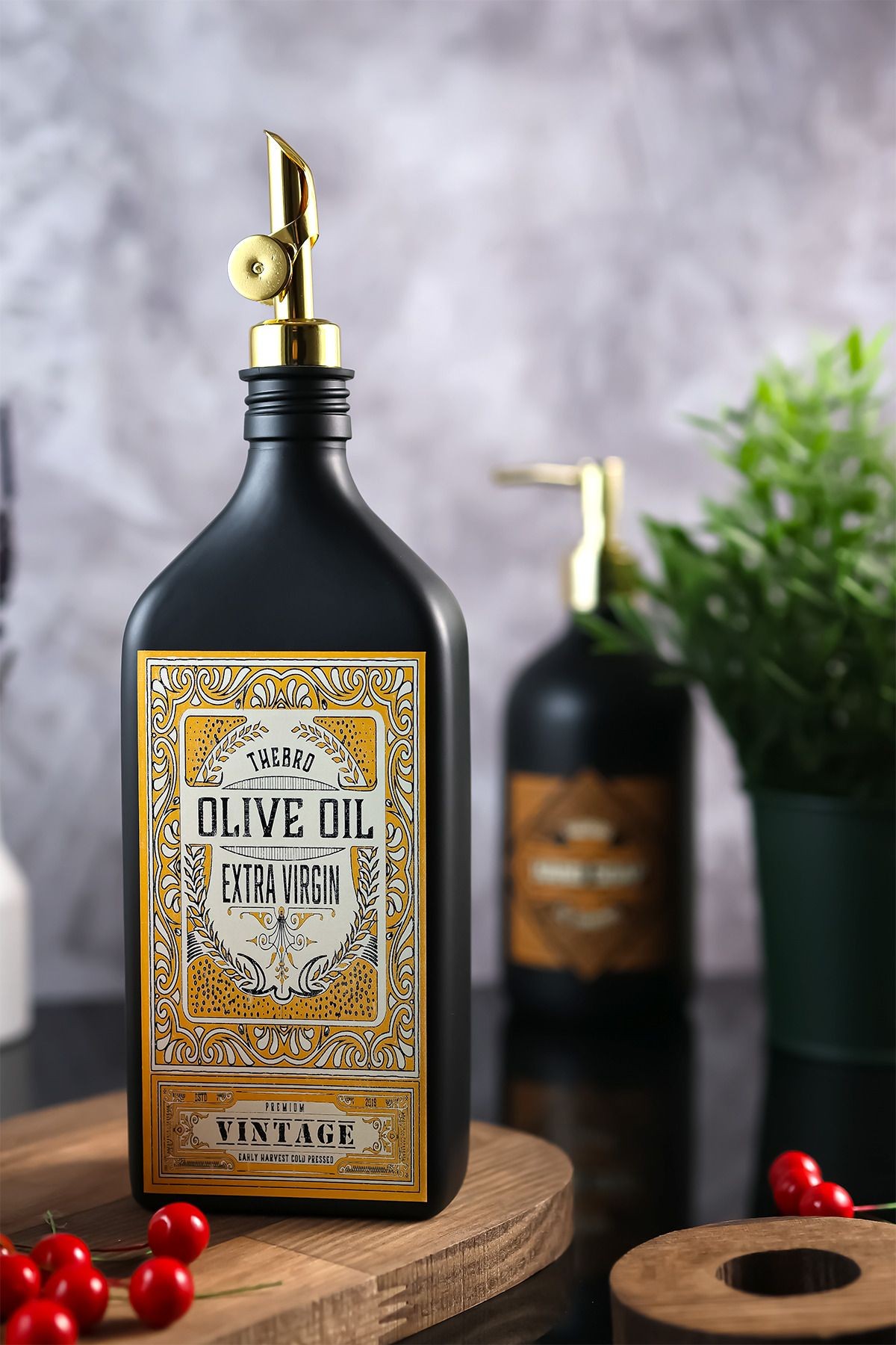 500ml Black Premium Edition Vintage Zeytinyağı Şişesi Gold Dökücülü