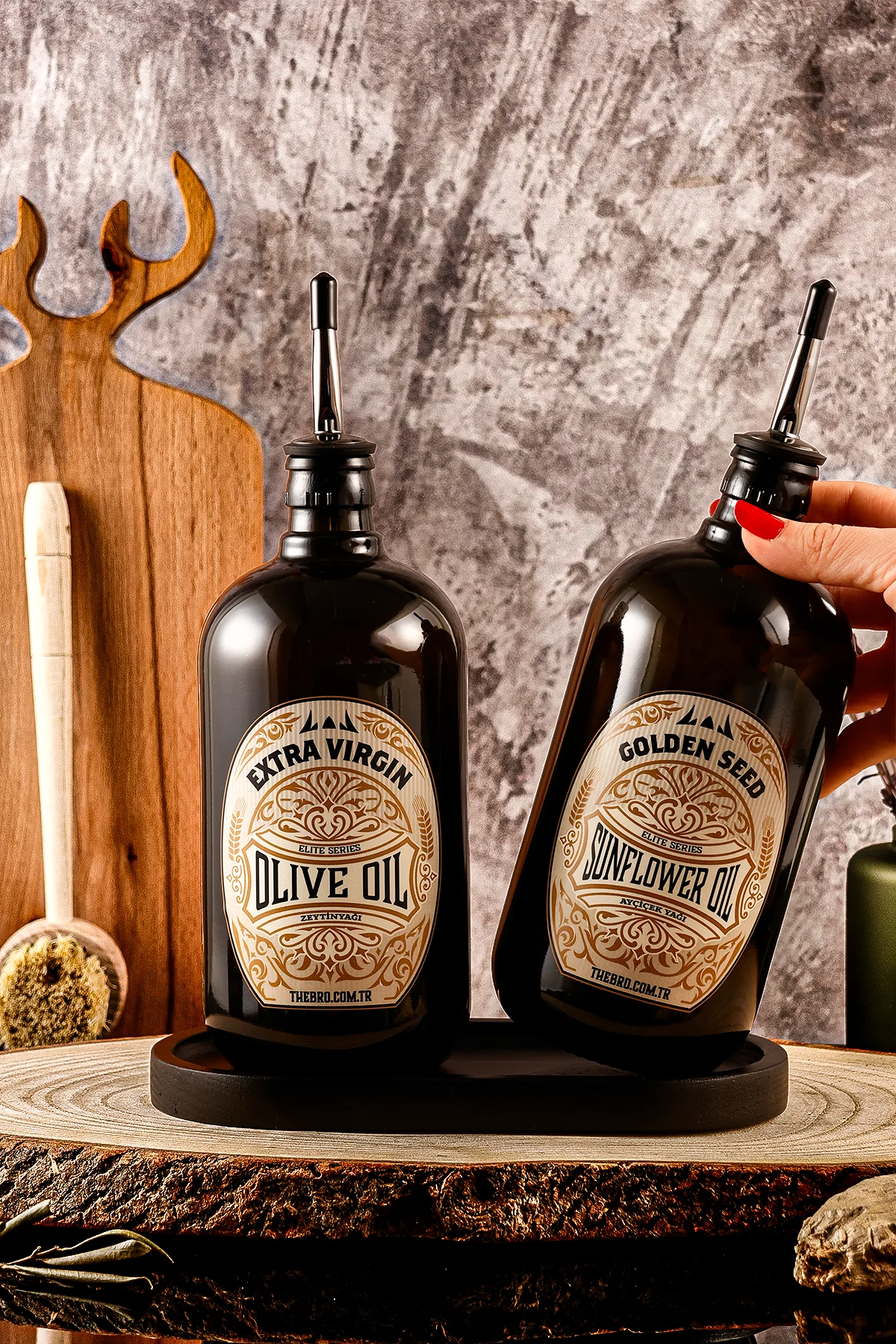750ML Mat Siyah Ahşap Stantlı Elite Serisi Zeytinyağı Şişesi ve Ayçiçek Yağı Şişesi Yağdanlık