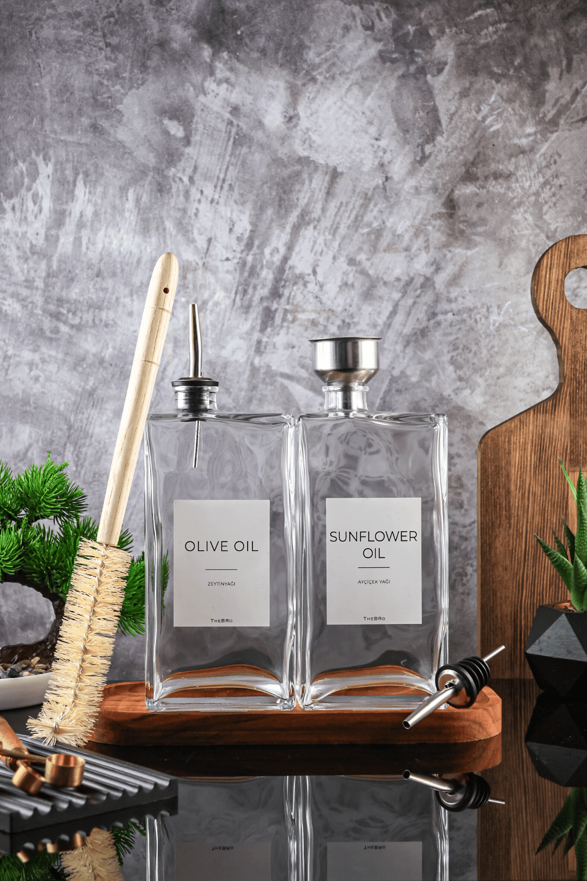 750ML White Serisi Kalın Cam Zeytinyağı Şişesi,Ayçiçek Yağı Şişesi Ceviz Standlı, Fırçalı, Hunili