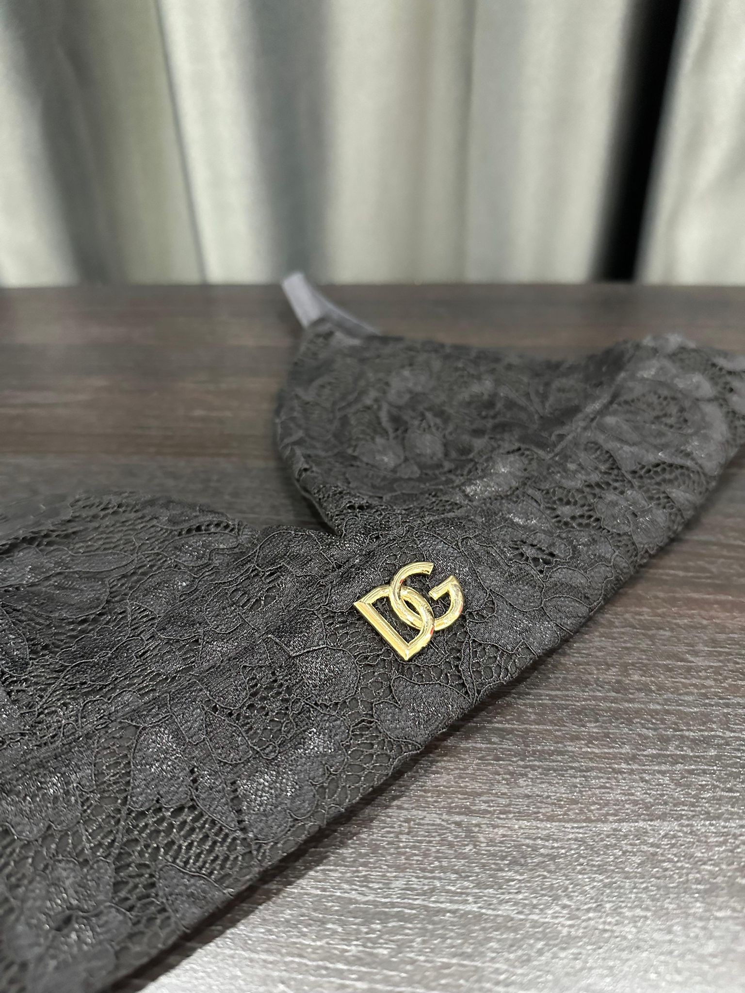 Dolce Gabbana Gold Logo Detaylı Büstiyer