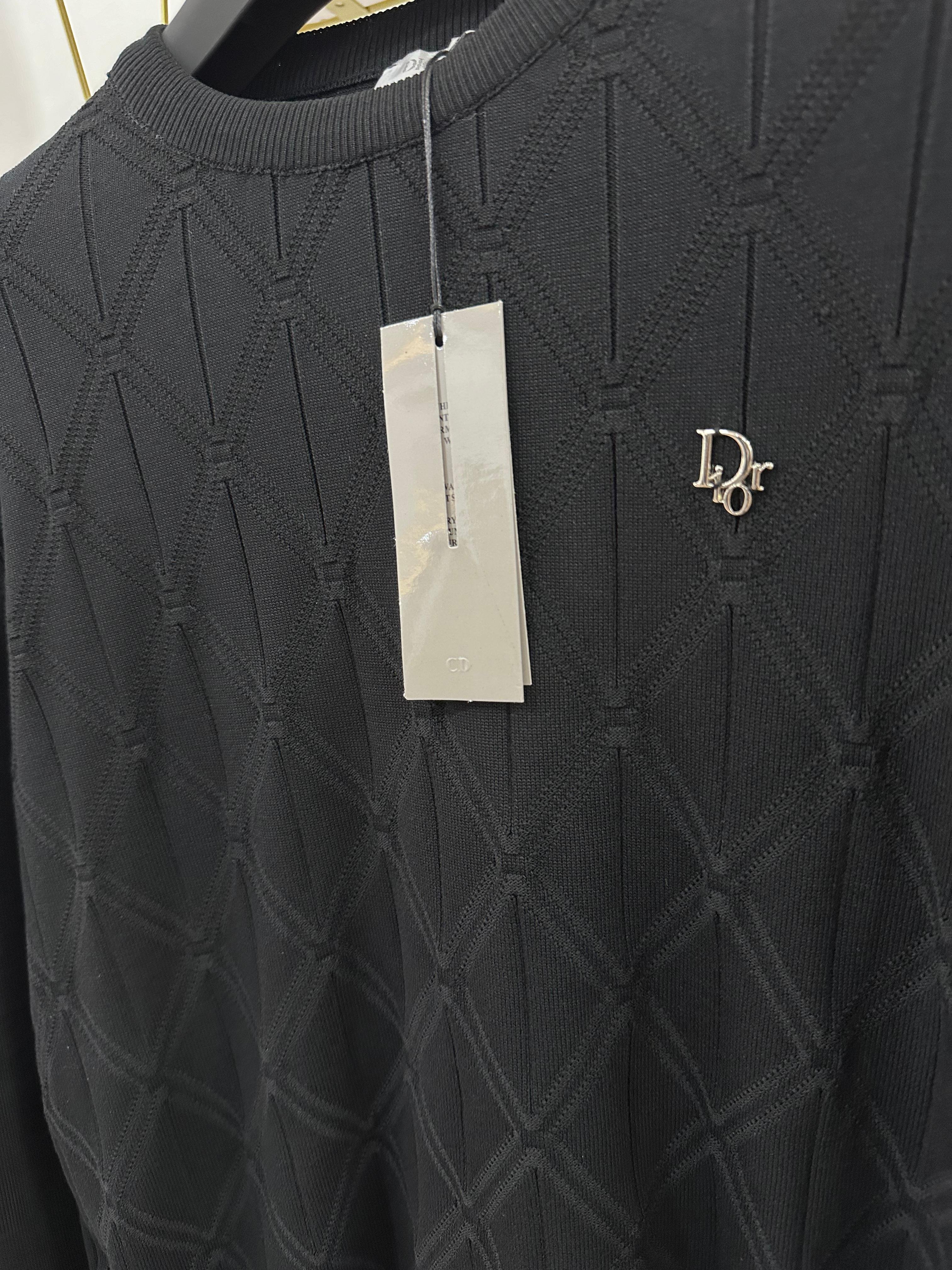 Dior Marka Metal Logo Detaylı Kazak