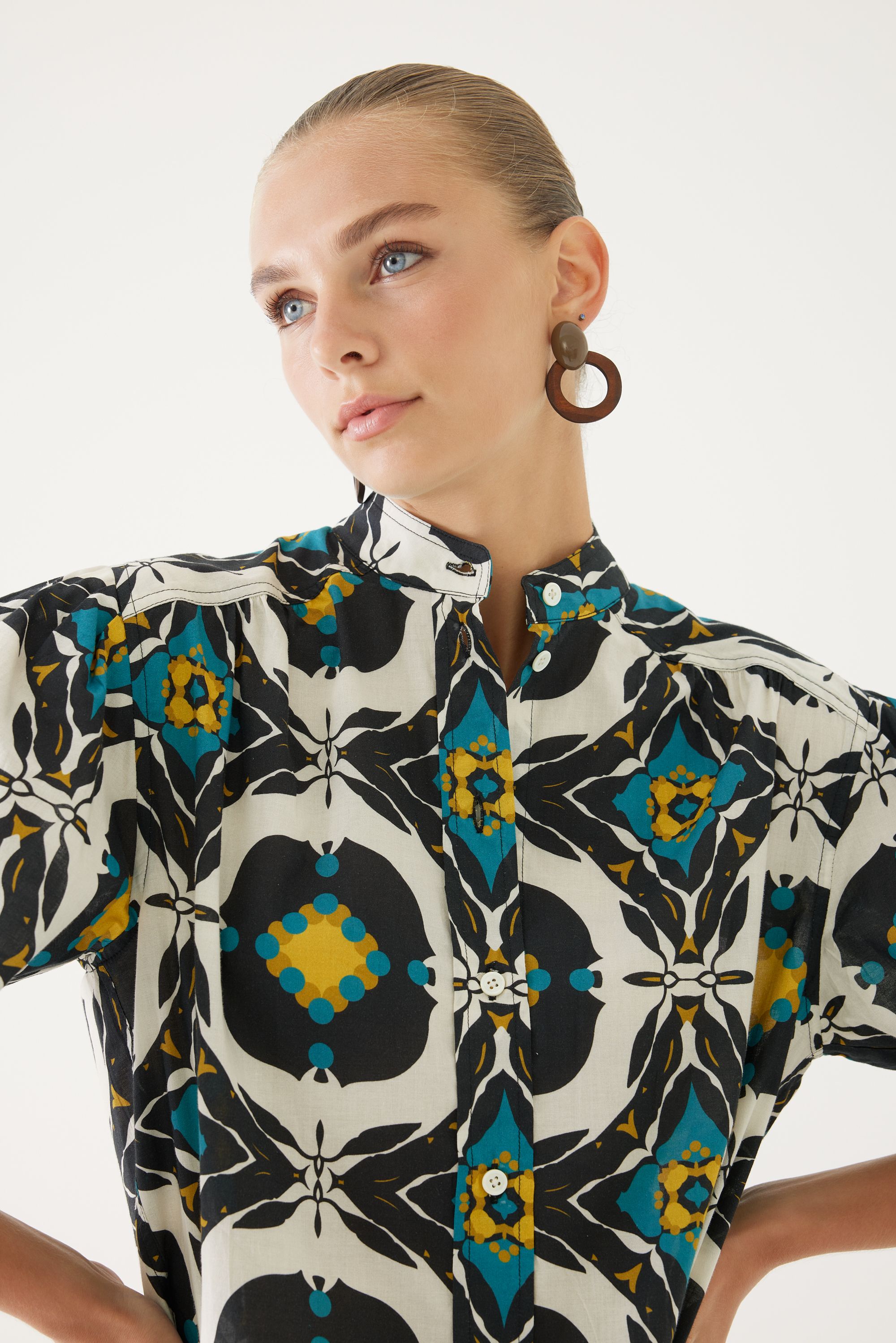 Abstract Patterned Mandarin Collar Shirt