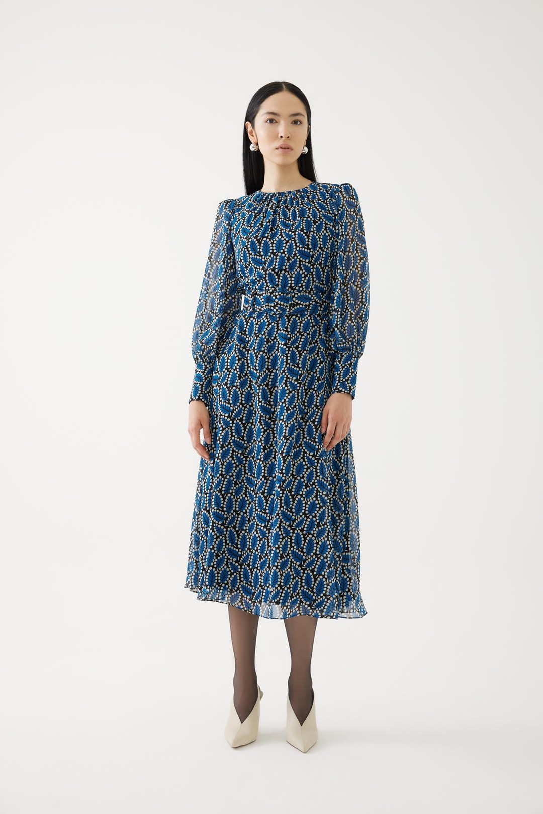 Leaf Patterned Dress with Balloon Sleeves 1
