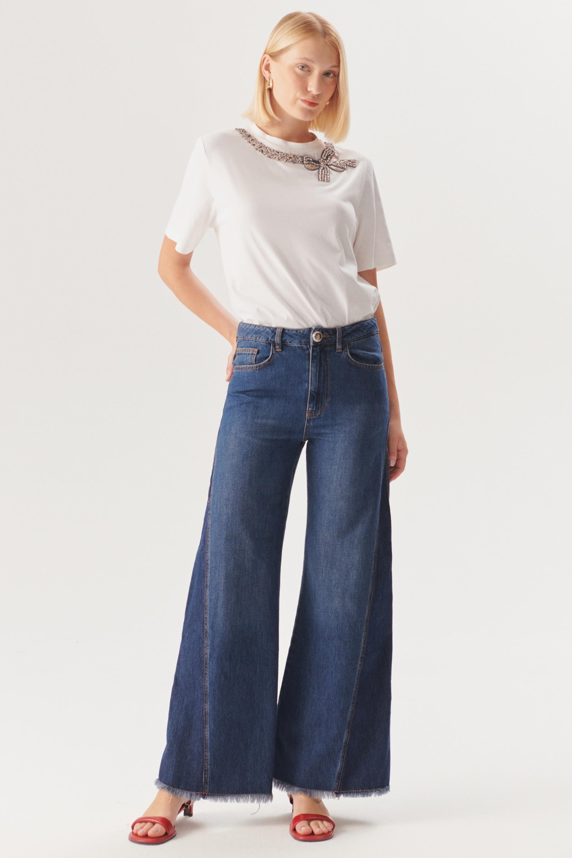 Raw Hem Wide-Leg Jeans