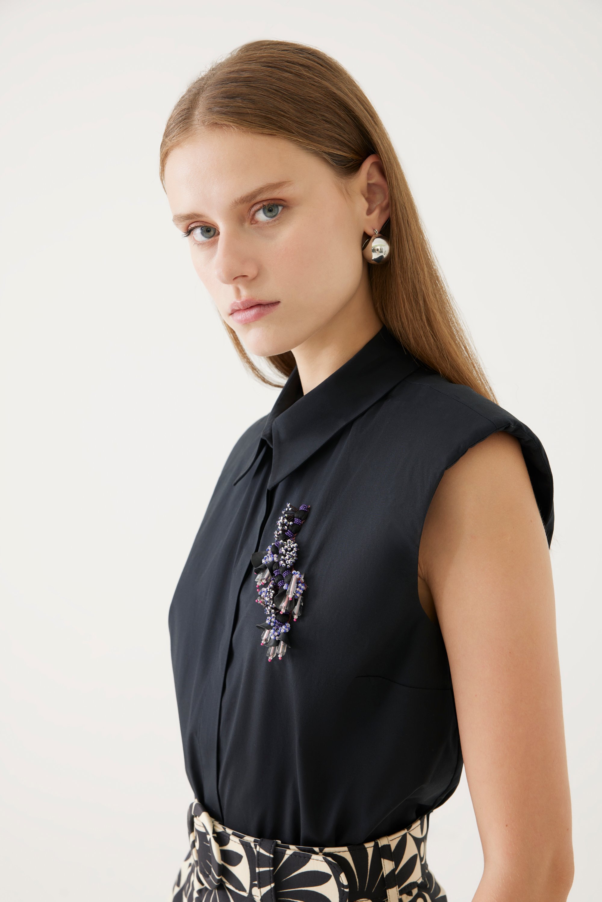 Sleeveless and Bead Detail Shirt