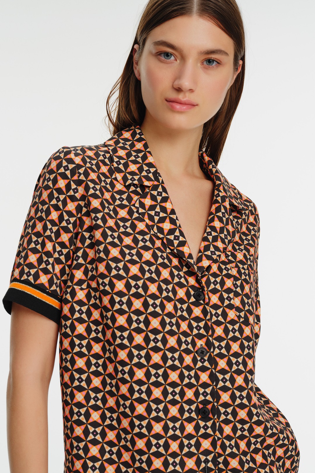 Geometric Patterned Rib Detailed Short Sleeve Shirt 1