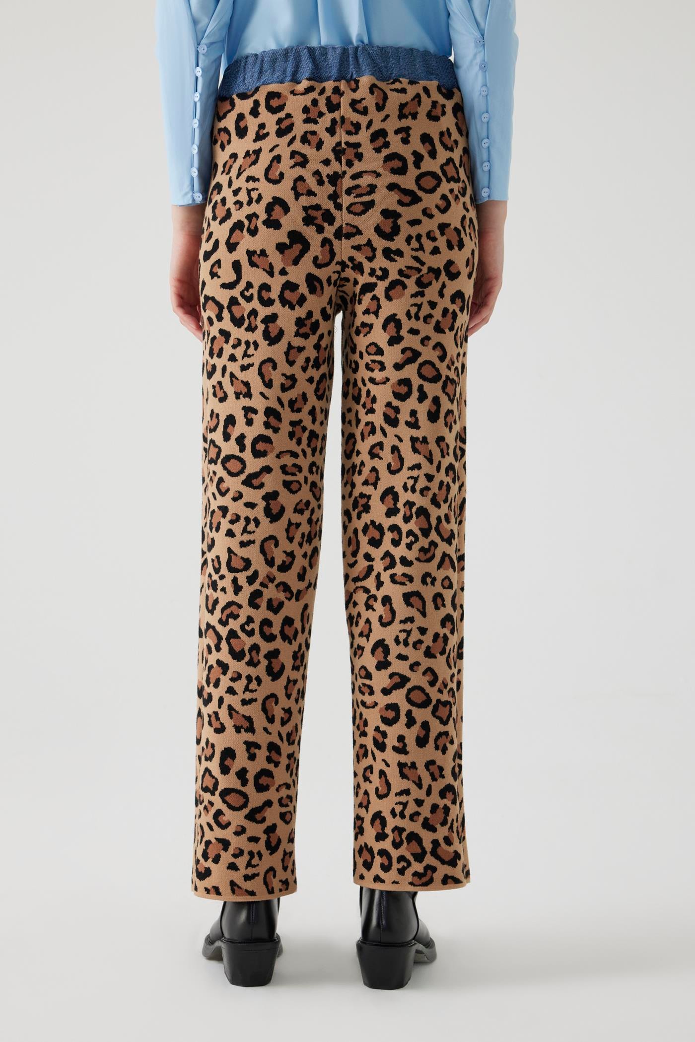 High Waist Leopard Pattern Elastic Waist Denim Garnished Regular Knit Trousers