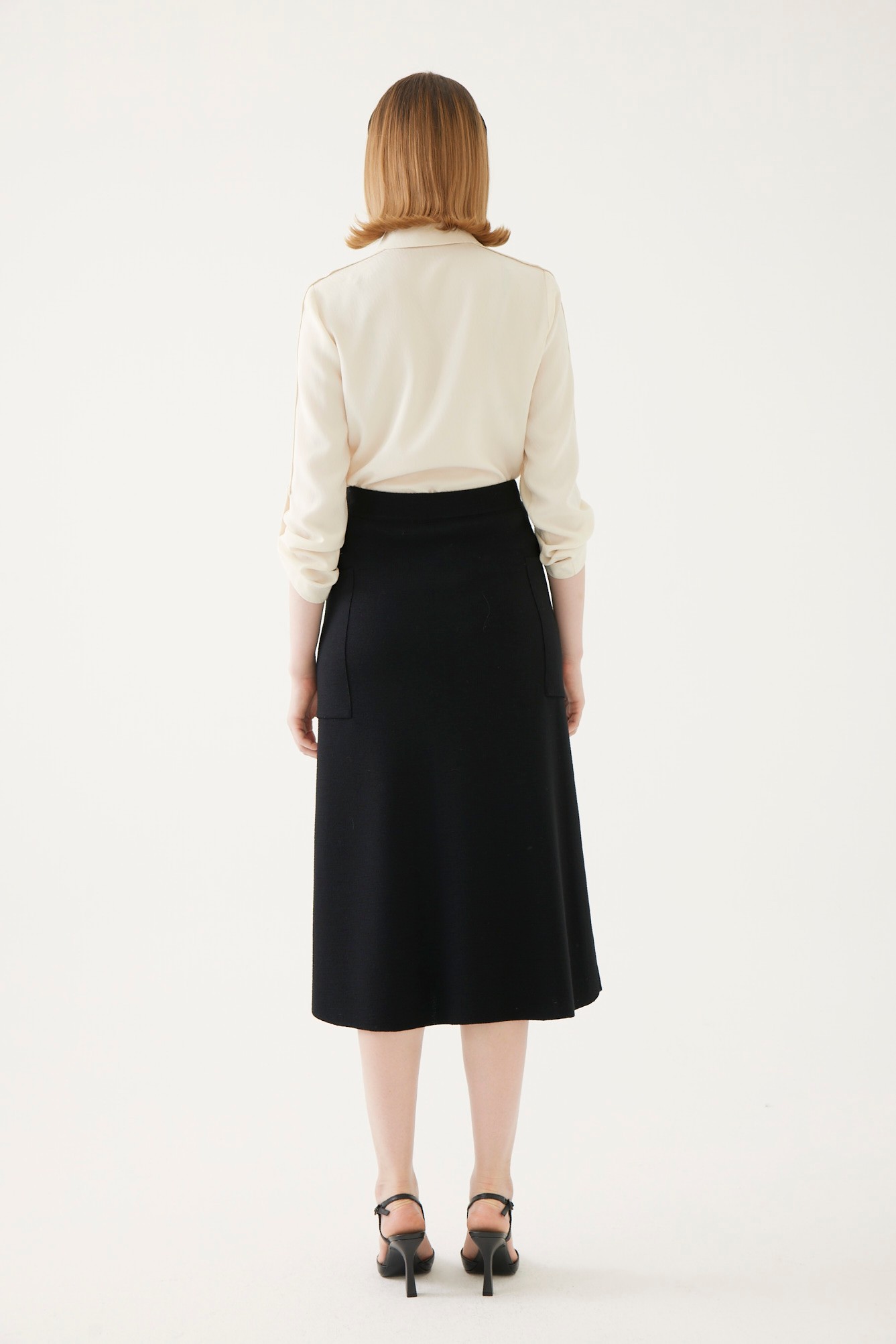 Buttoned Midi Knit Skirt