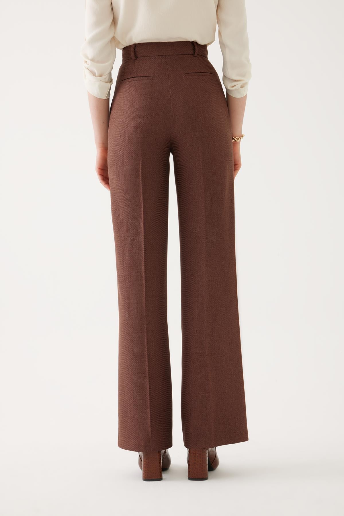 Brown Pants with Line Detail