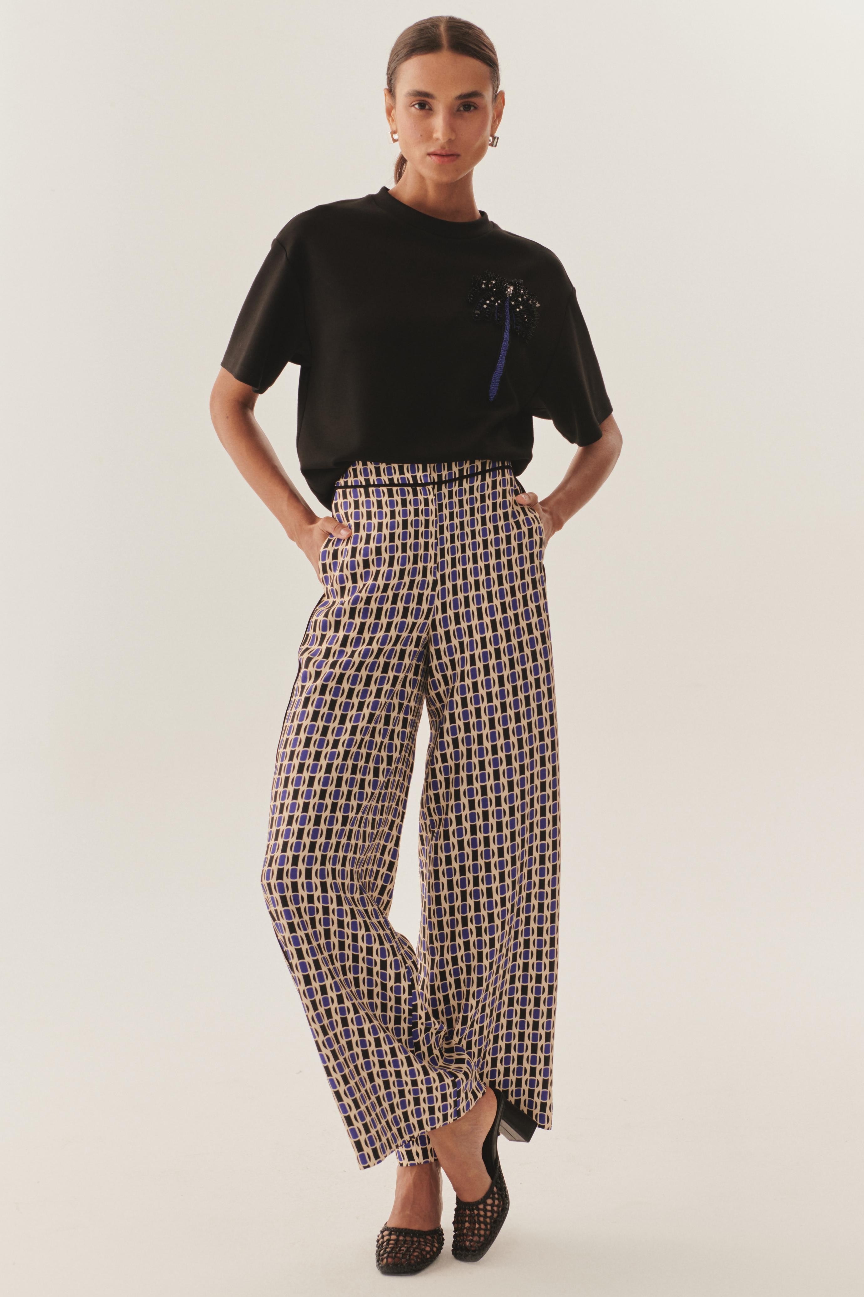 Chic Fluid Wide-Leg Pants