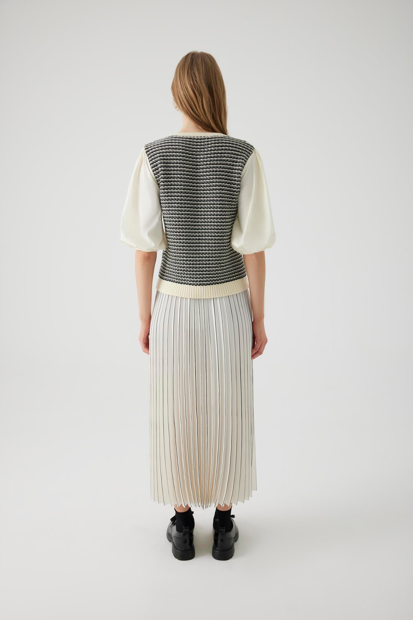 AHLAI KNITWEAR