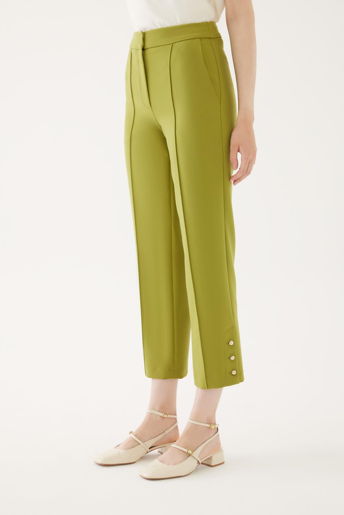 Oil Green Carrot Pants