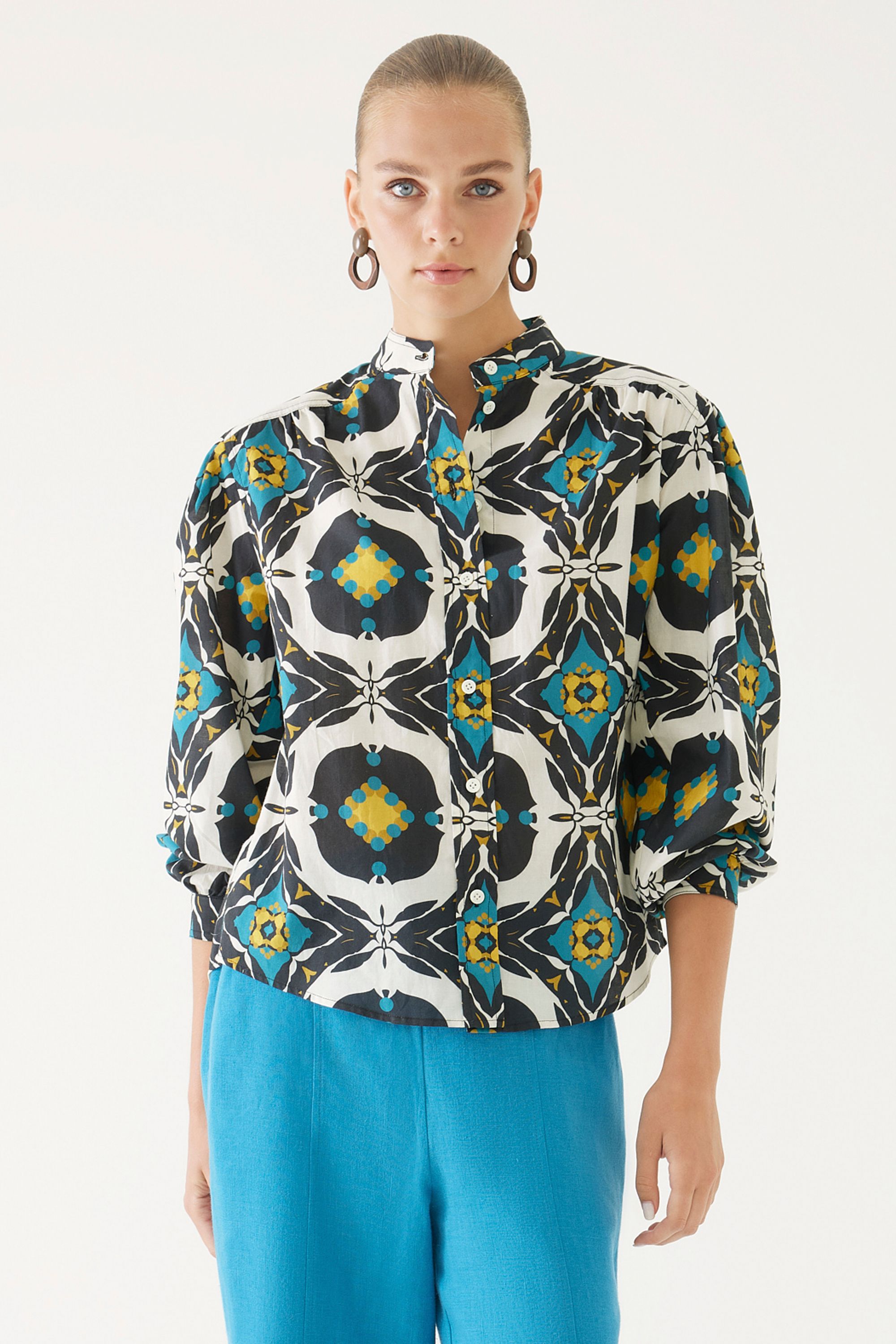 Abstract Patterned Mandarin Collar Shirt