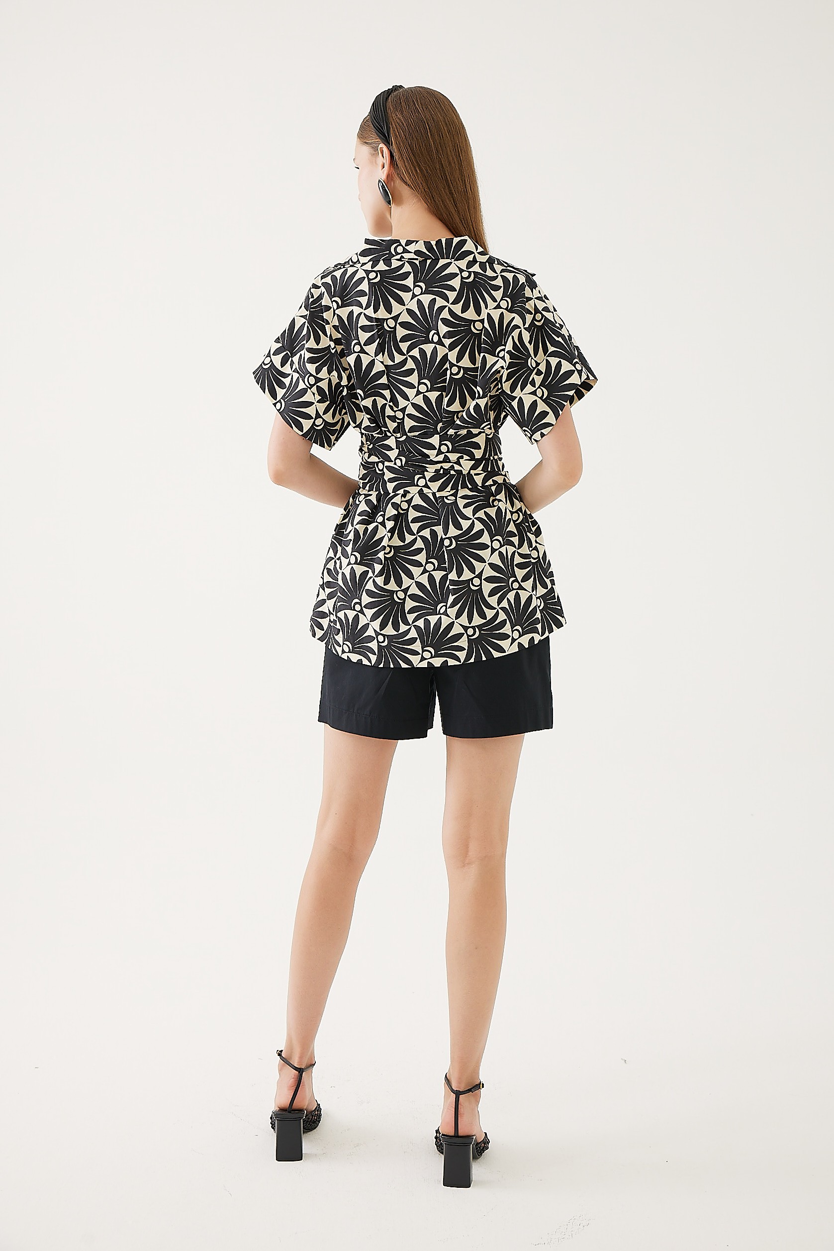 Girdle Detailed Patterned Blouse