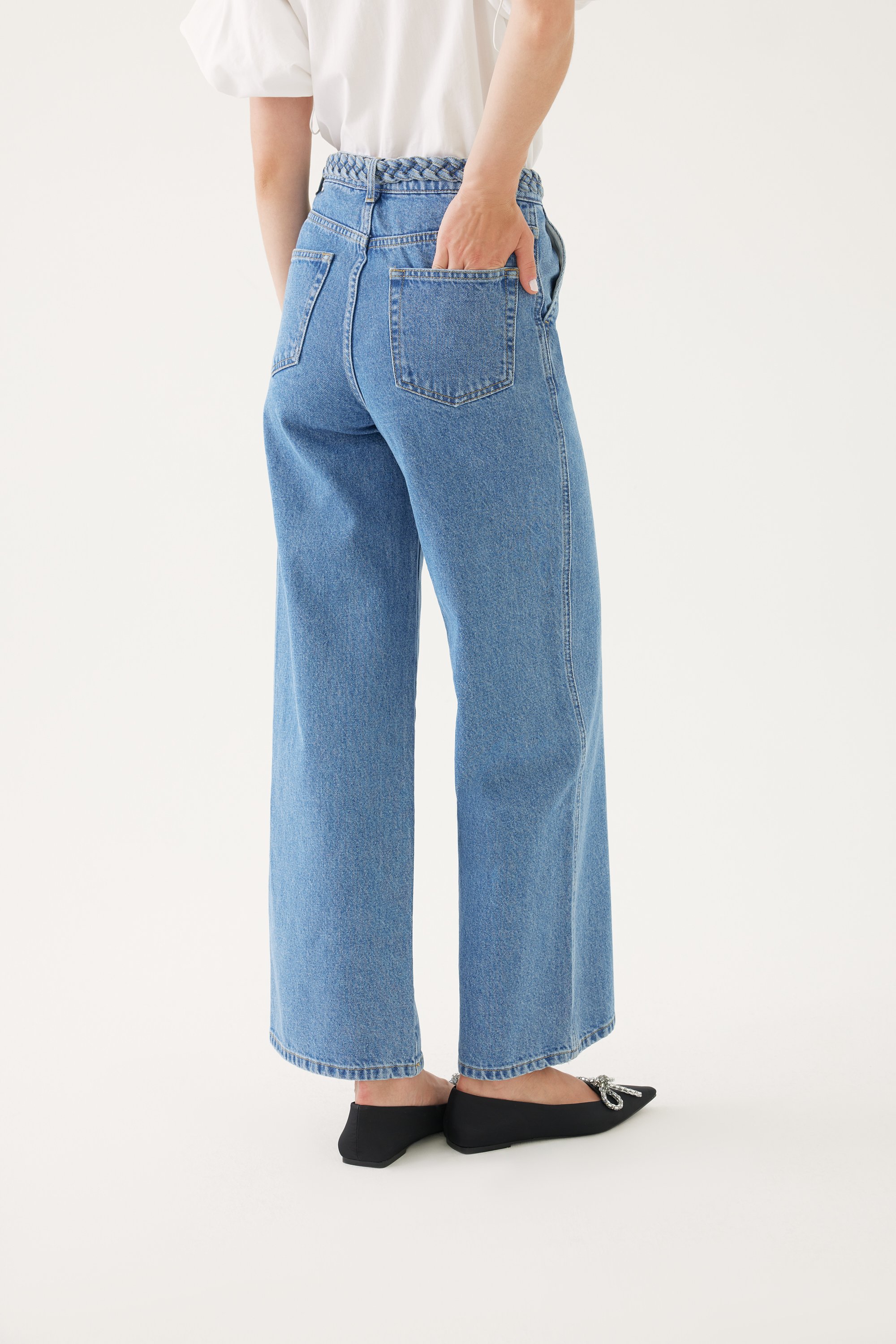 Belt Detailed and Wide-Leg Jeans