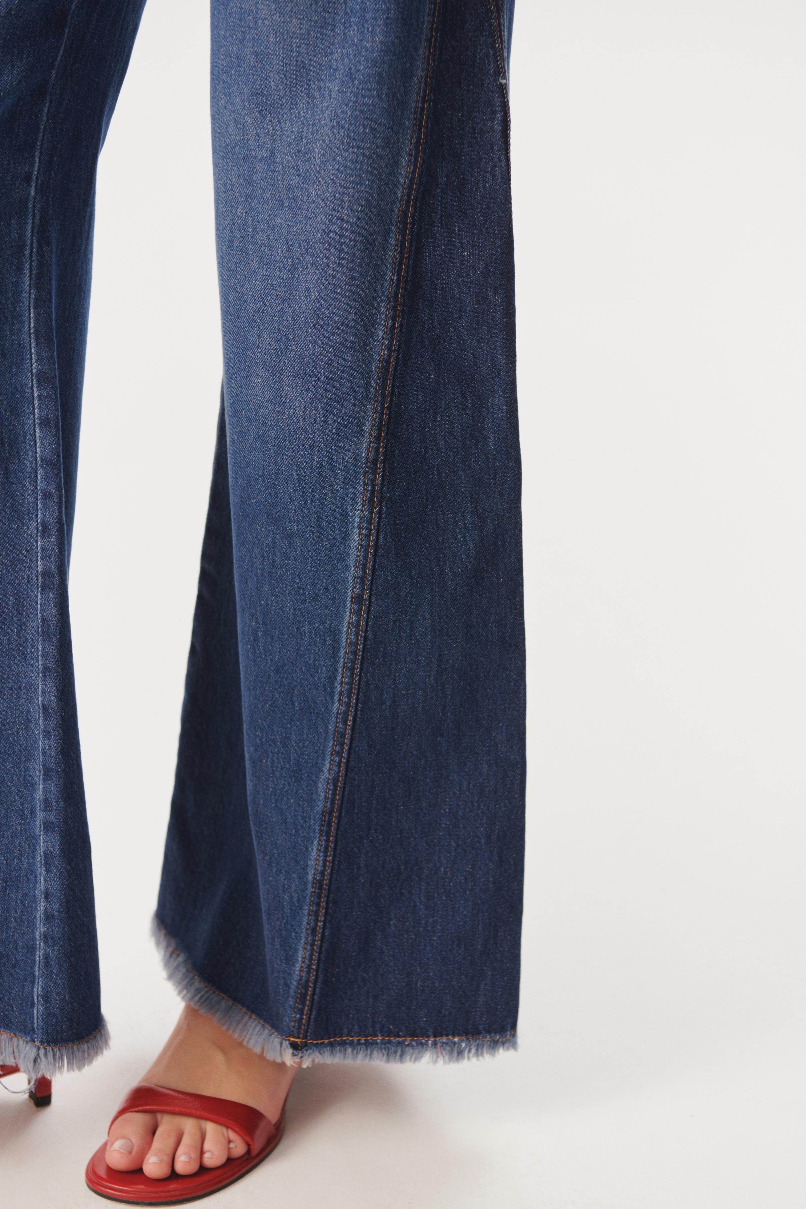 Raw Hem Wide-Leg Jeans