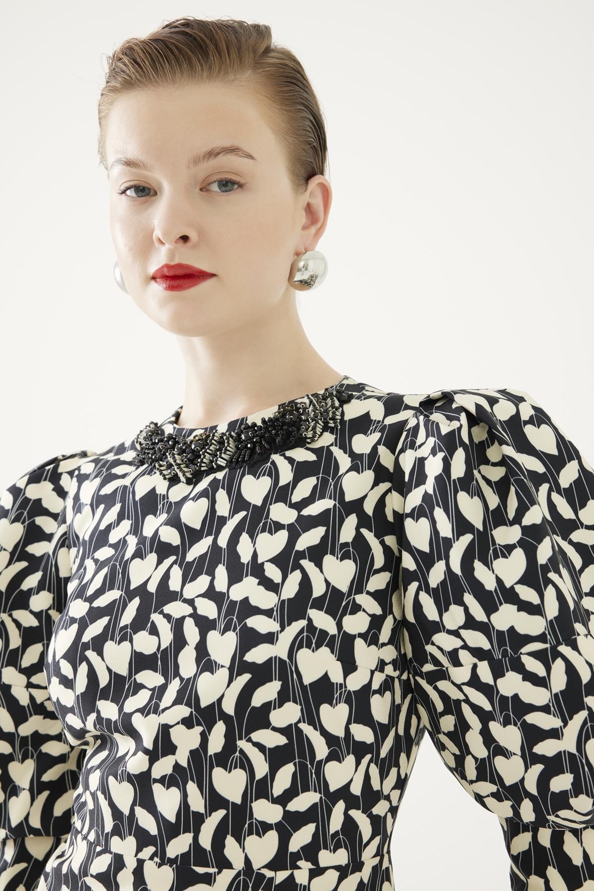 Patterned Dress with Embroidered Detail on the Collar