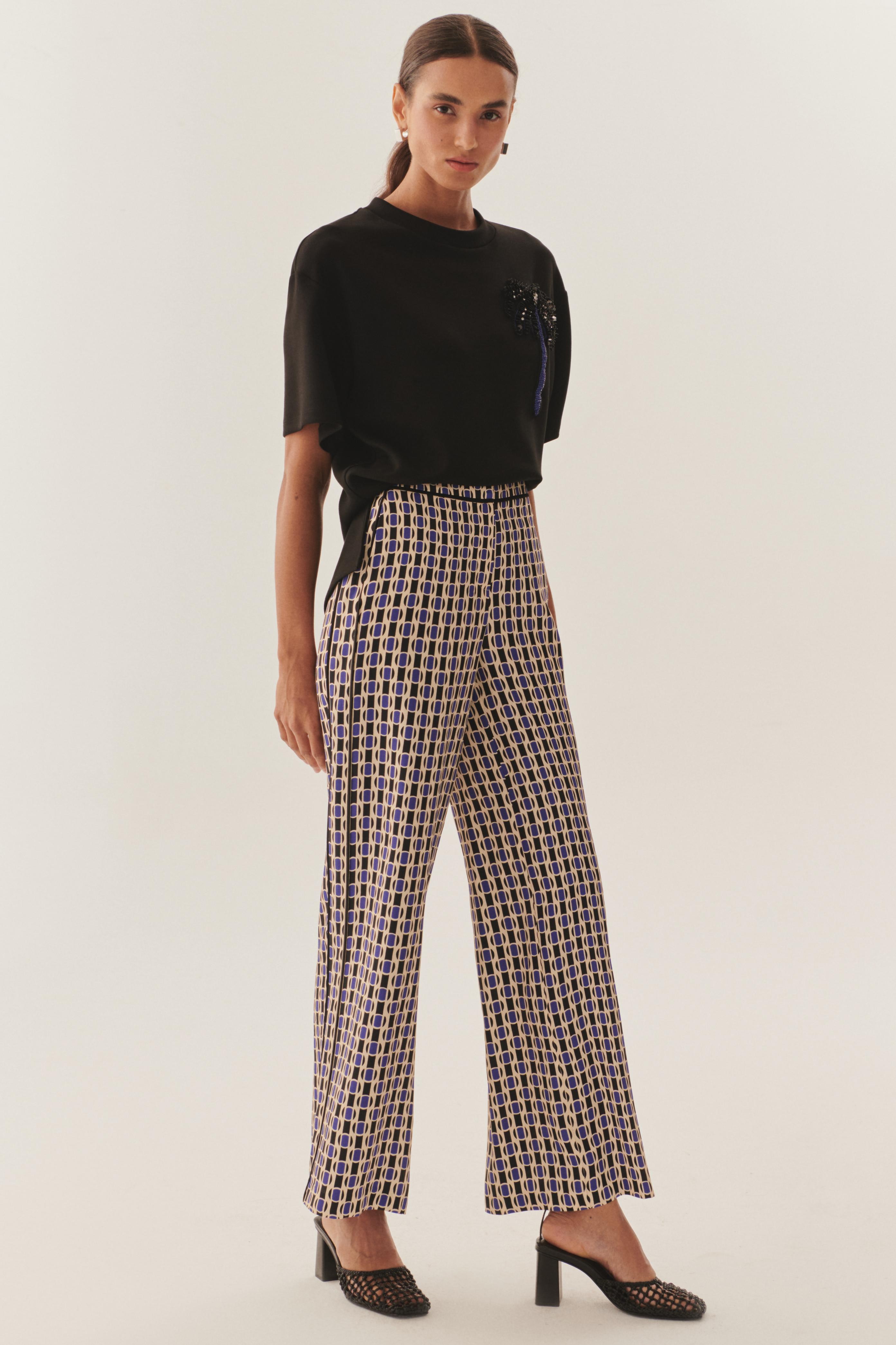 Chic Fluid Wide-Leg Pants