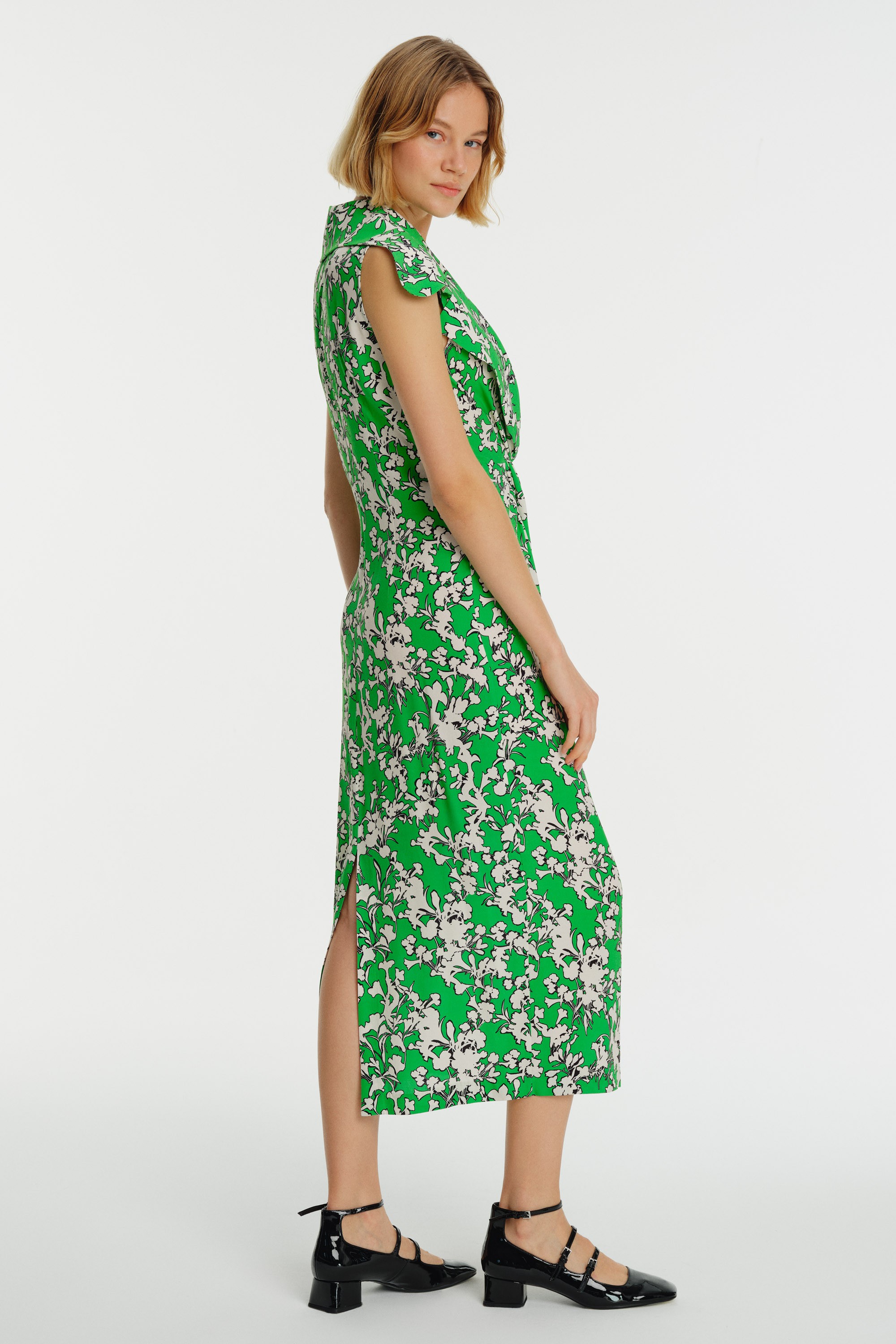 Sleeveless Shawl Collar Floral Patterned Midi Dress