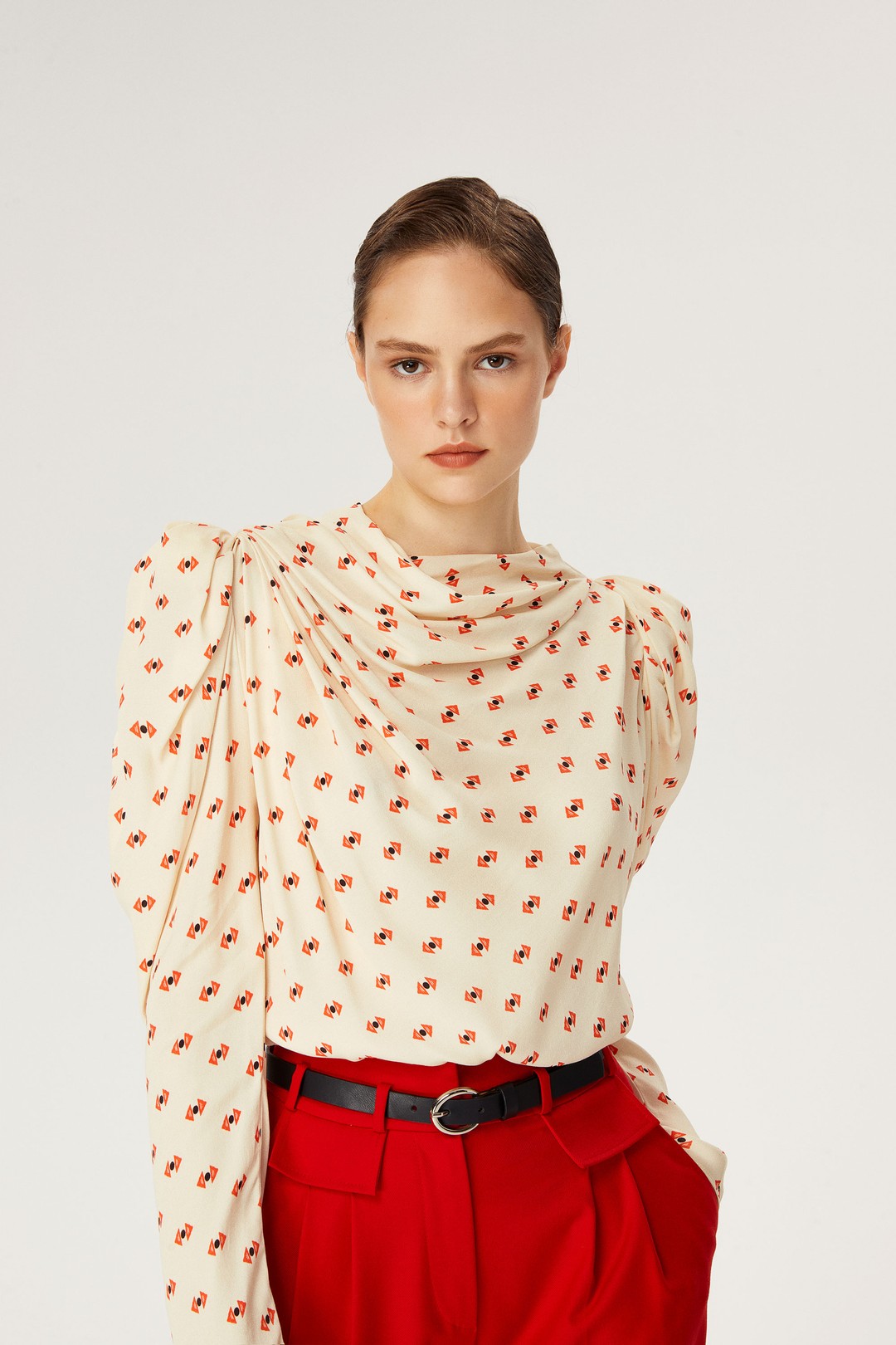 Collar Detailed Patterned Blouse 1